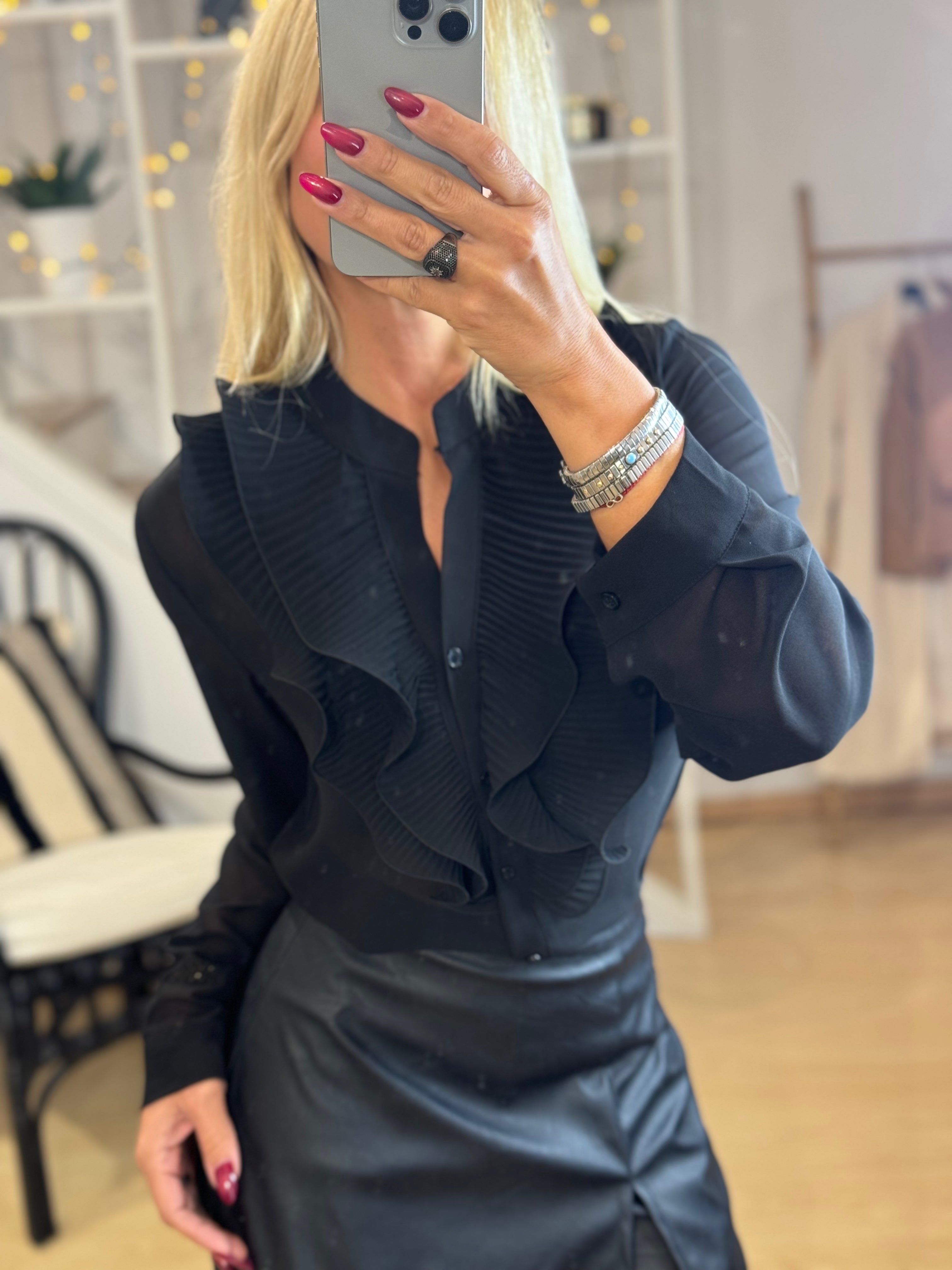 ΠΟΥΚΆΜΙΣΟ ΜΕ ΚΡΌΣΣΙΑ