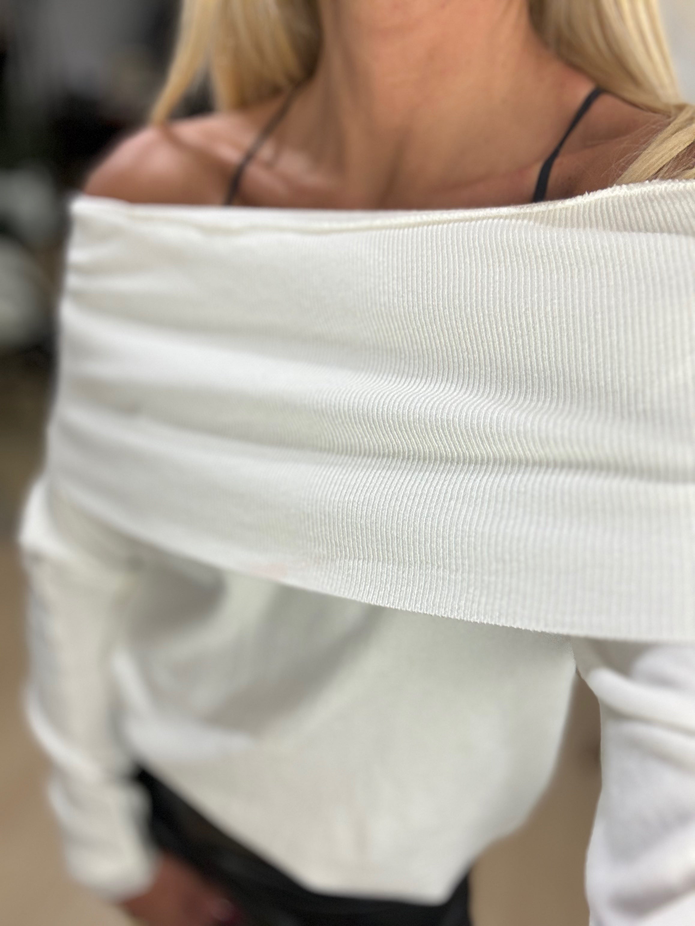 ΛΕΠΤΉ ΠΛΈΞΗ ΜΕ ΕΞΩΤΕΡΙΚΟΎΣ ΏΜΟΥΣ