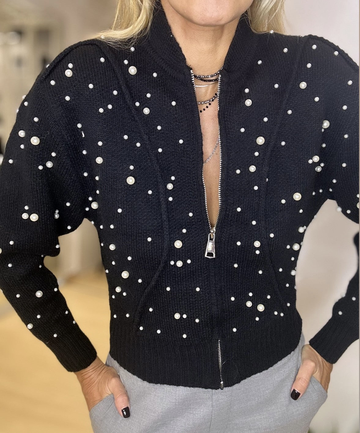 ΖΑΚΈΤΑ ΜΕ ΜΕΤΑΛΛΙΚΆ ΣΤΟΙΧΕΊΑ