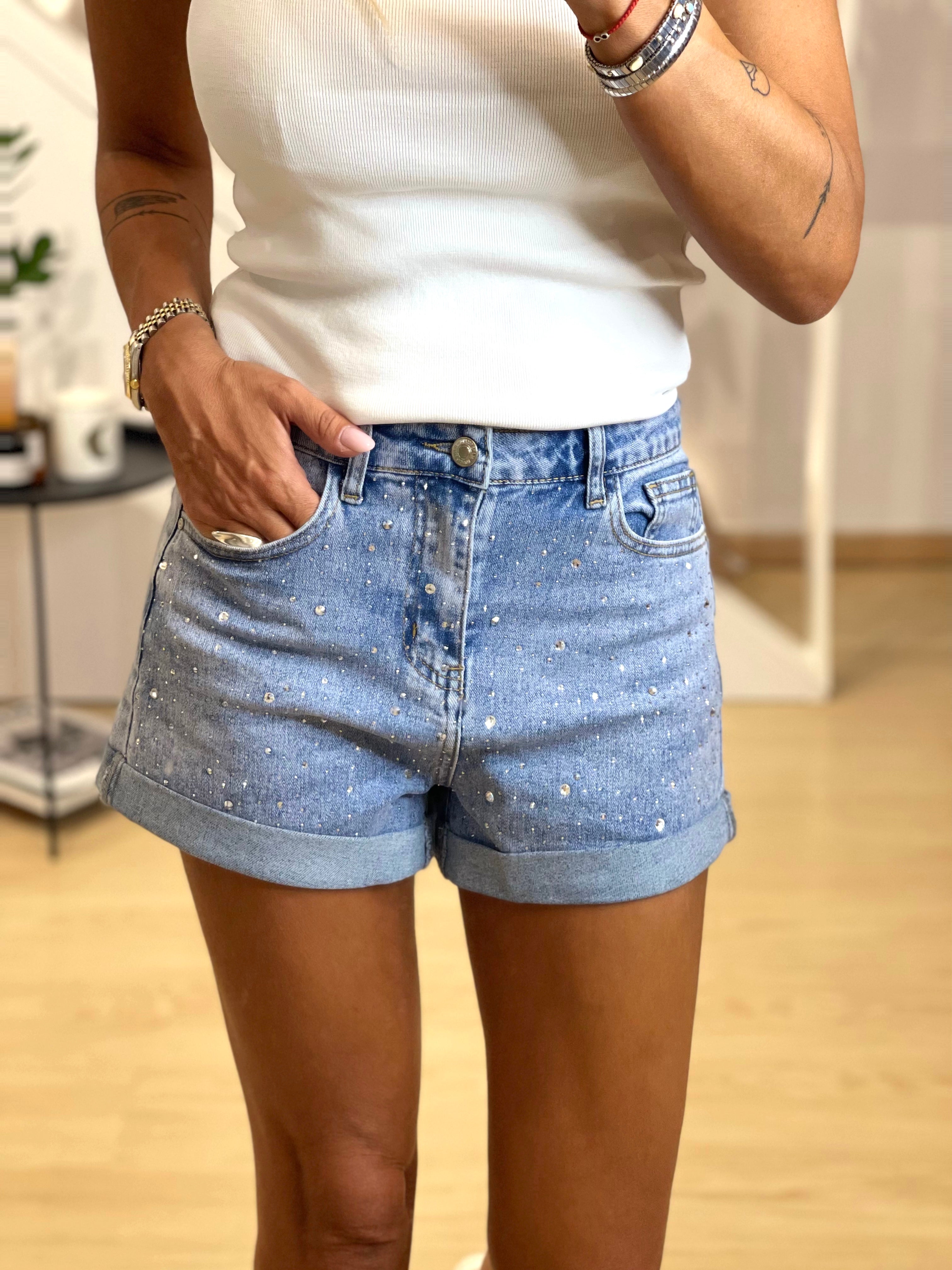 Τζιν σορτς με στρας