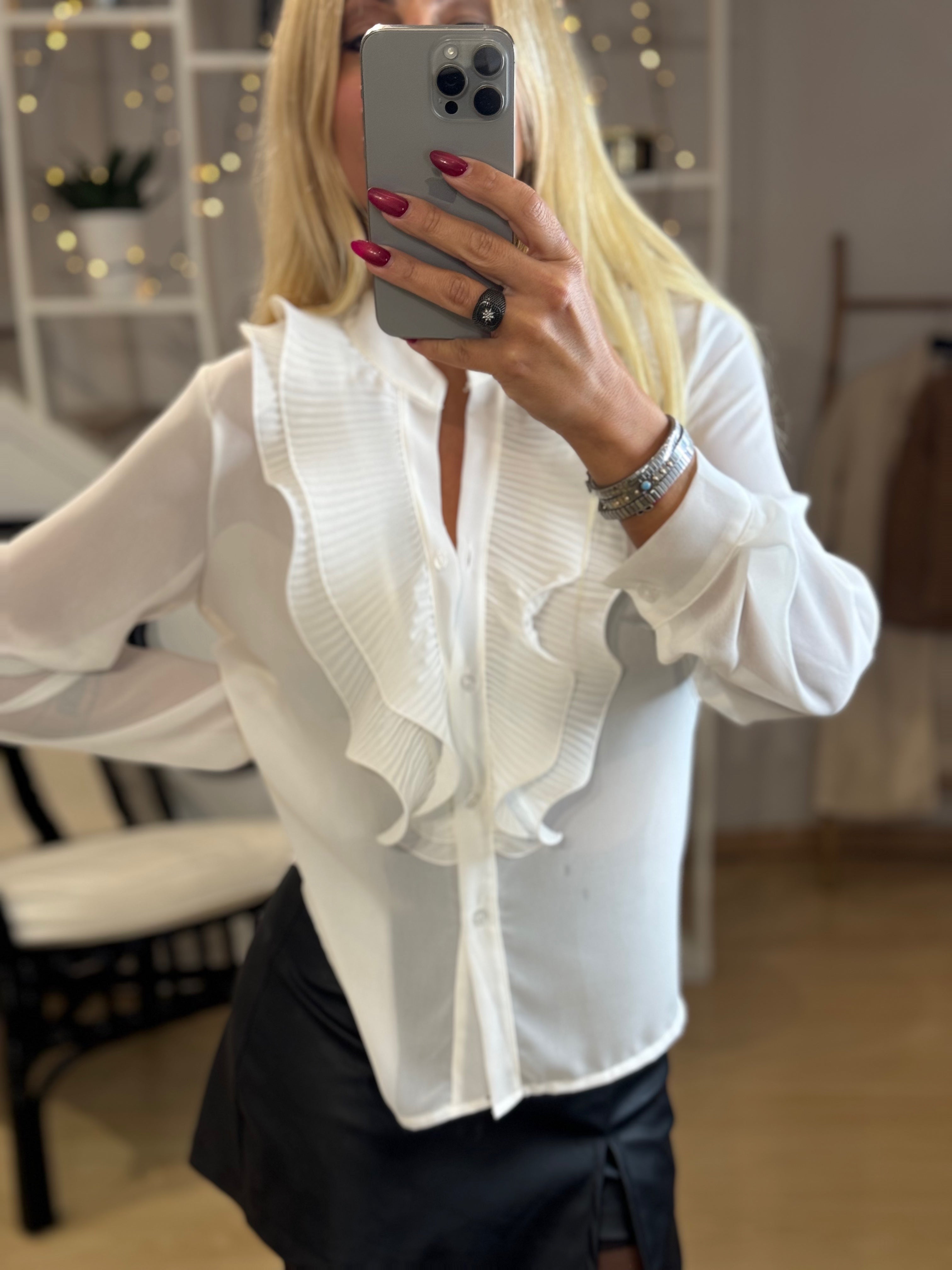 ΠΟΥΚΆΜΙΣΟ ΜΕ ΚΡΌΣΣΙΑ