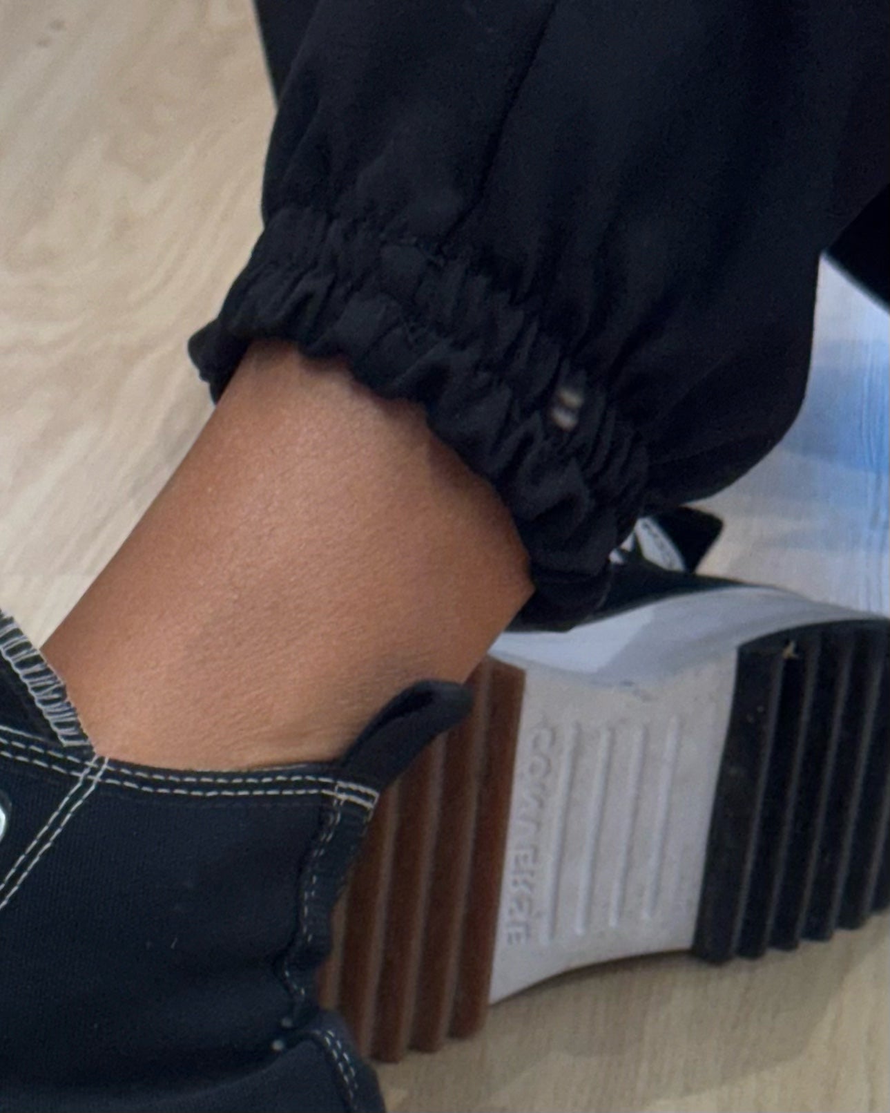 Wide pants with pockets