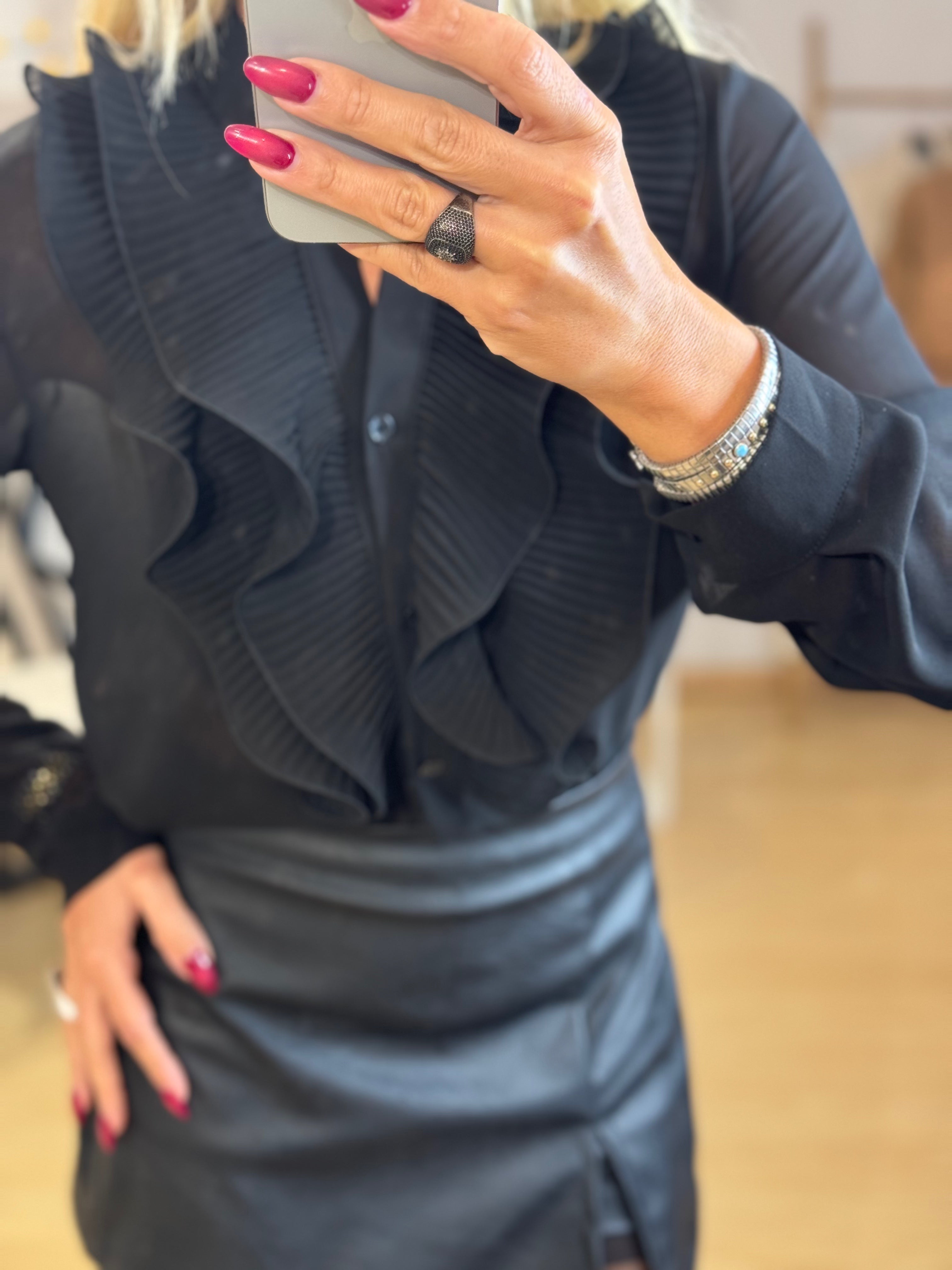 ΠΟΥΚΆΜΙΣΟ ΜΕ ΚΡΌΣΣΙΑ