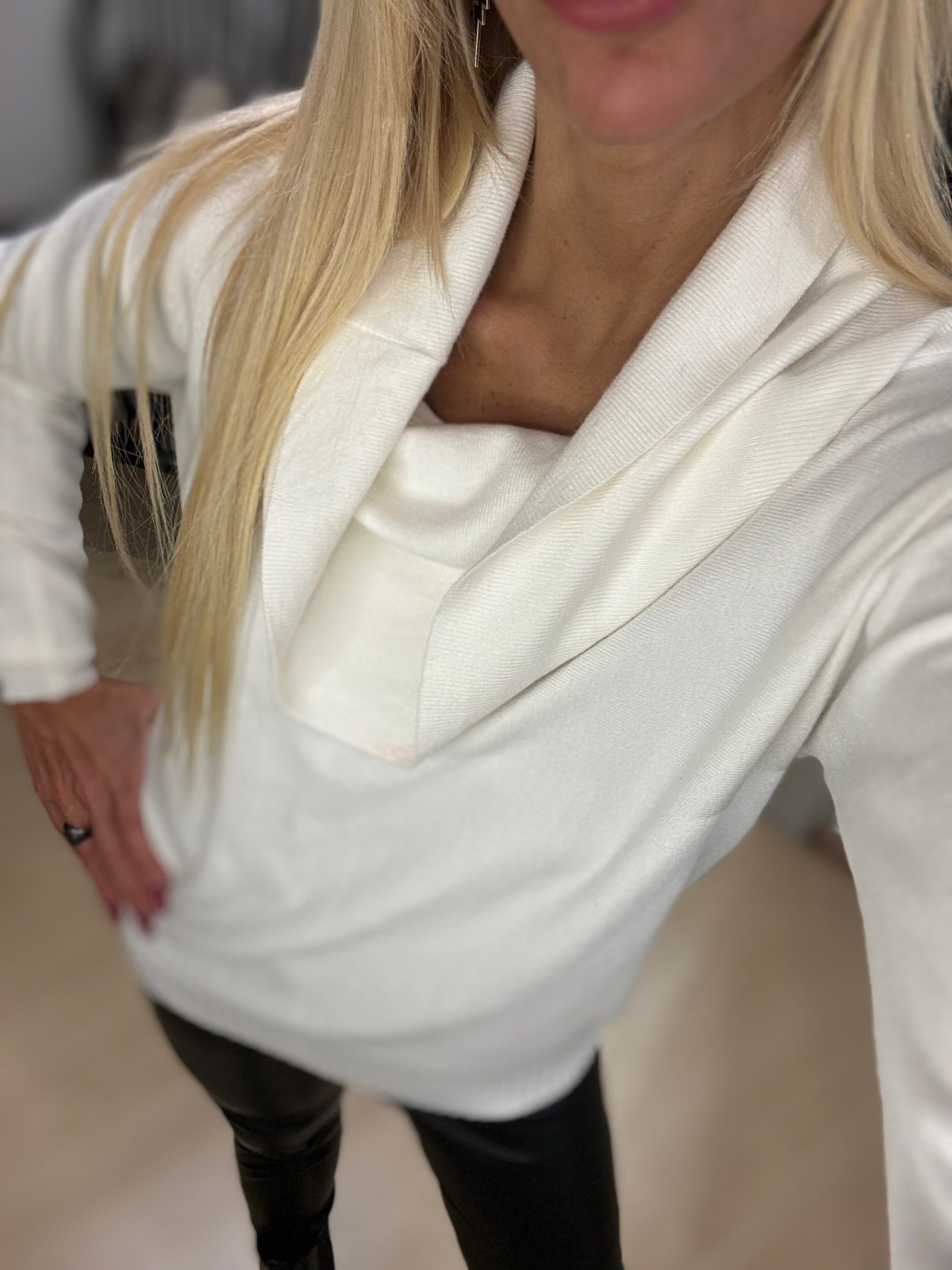 ΛΕΠΤΉ ΠΛΈΞΗ ΜΕ ΕΞΩΤΕΡΙΚΟΎΣ ΏΜΟΥΣ