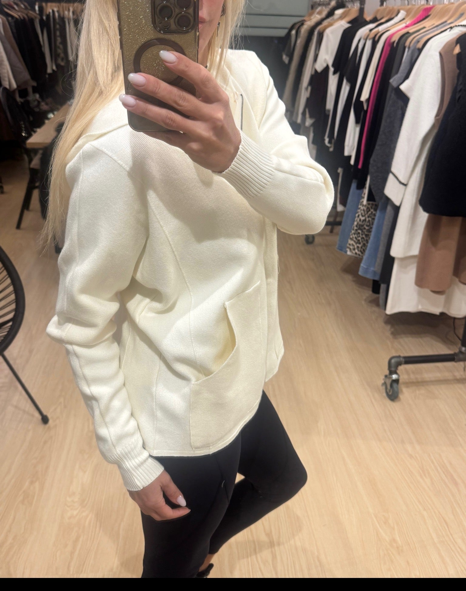 μαλακό μπουφάν με φερμουάρ και κουκούλα