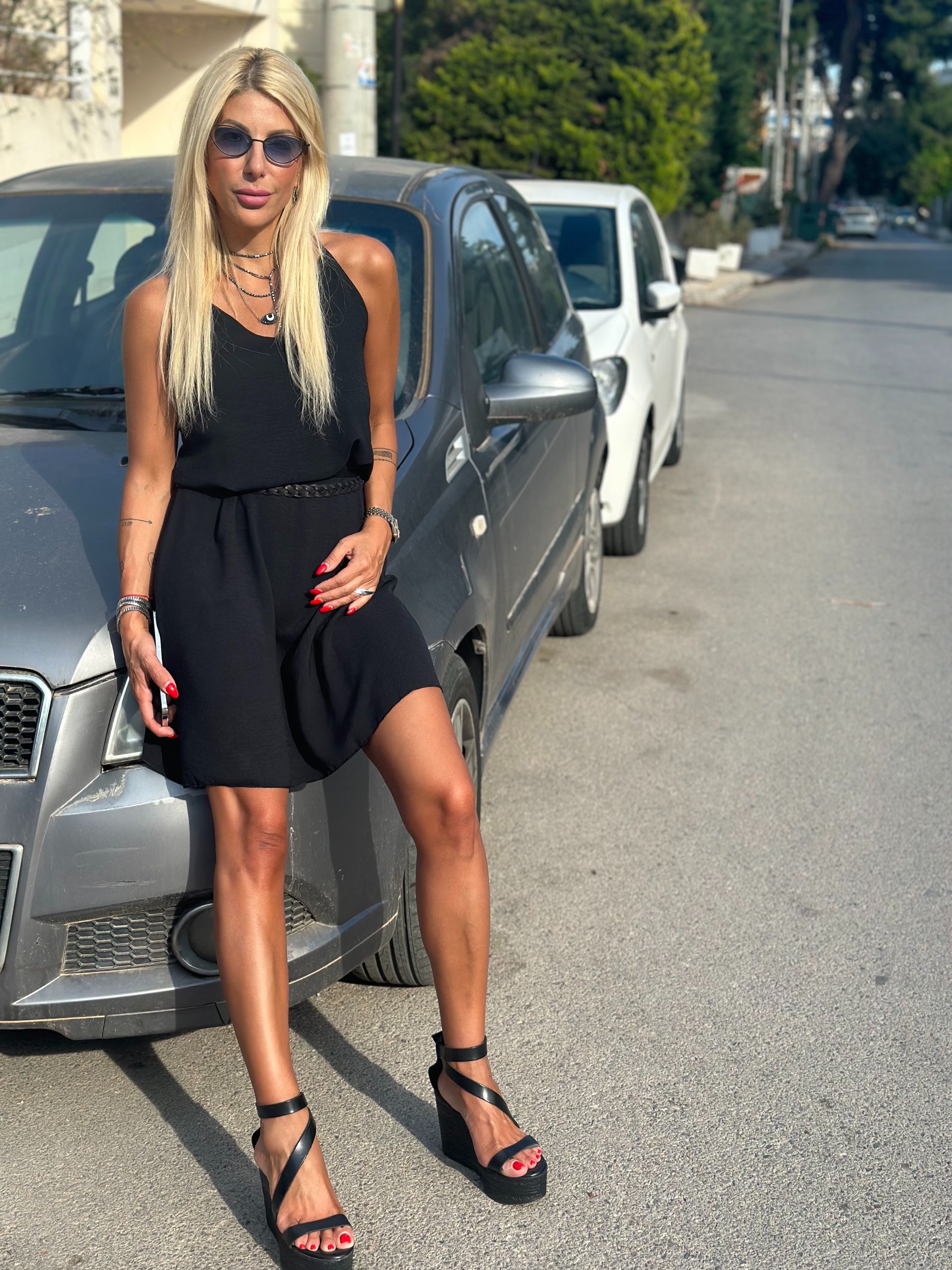 Φαρδύ φόρεμα με χιαστί πλάτη