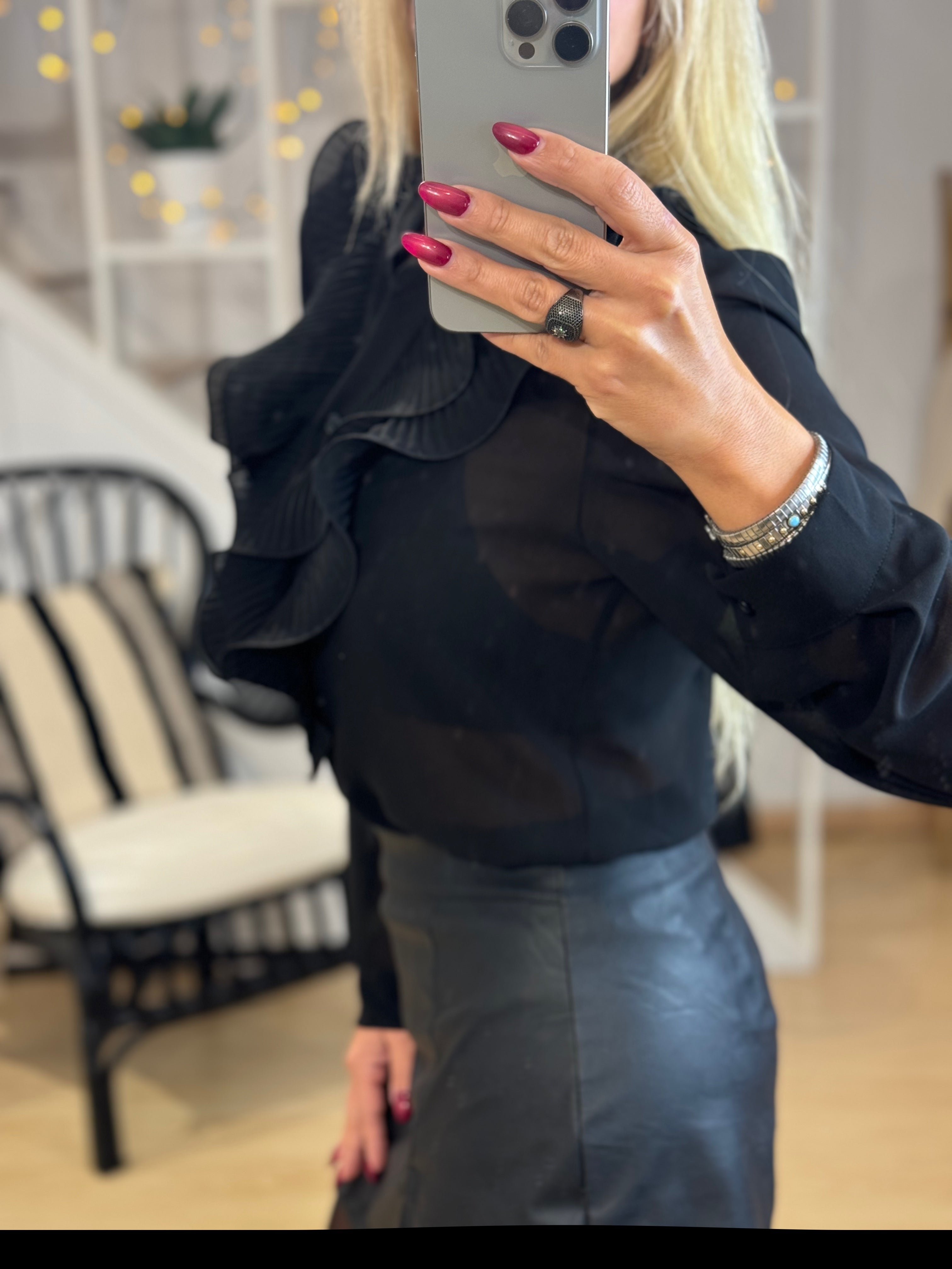 ΠΟΥΚΆΜΙΣΟ ΜΕ ΚΡΌΣΣΙΑ