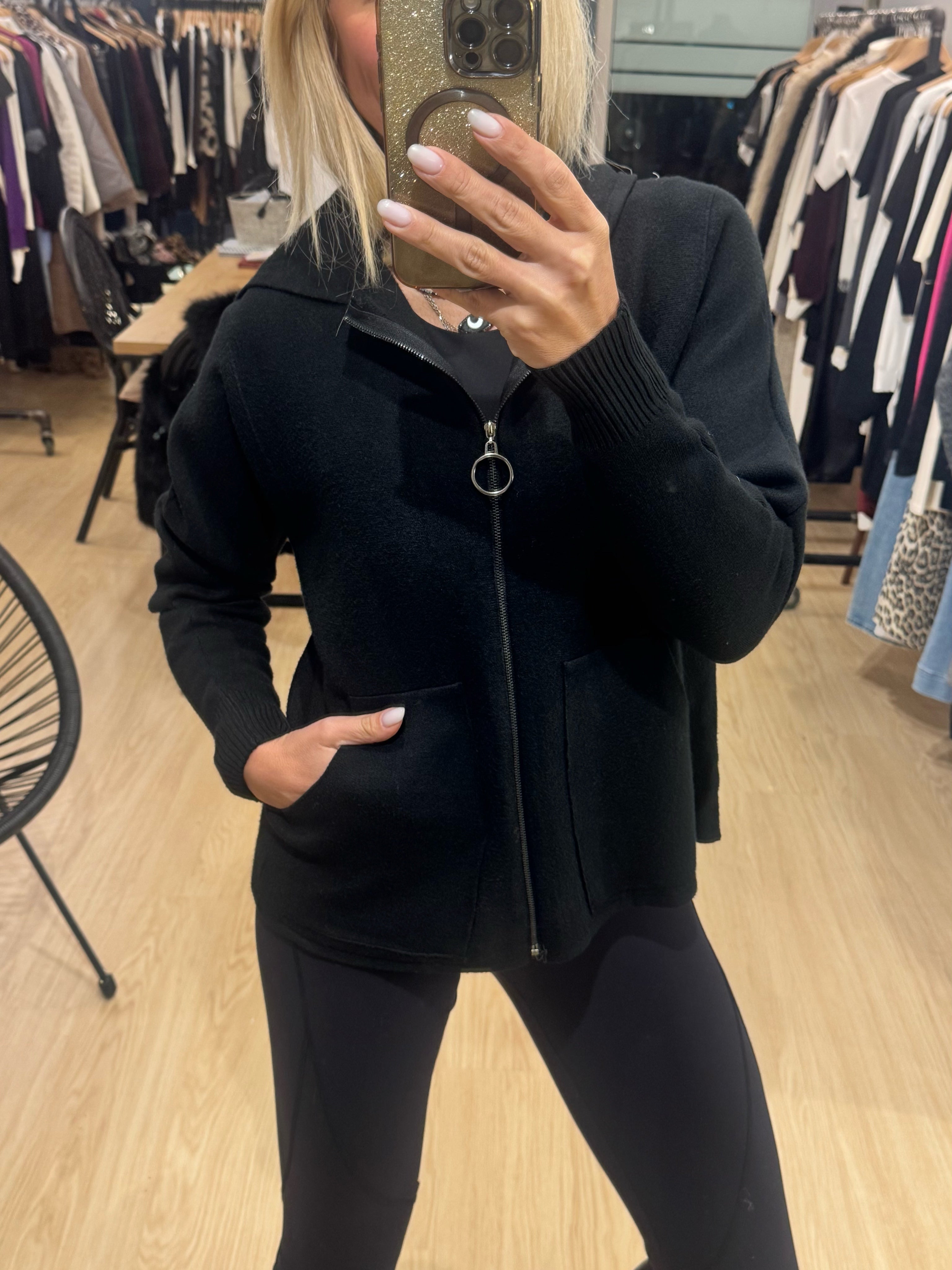 μαλακό μπουφάν με φερμουάρ και κουκούλα