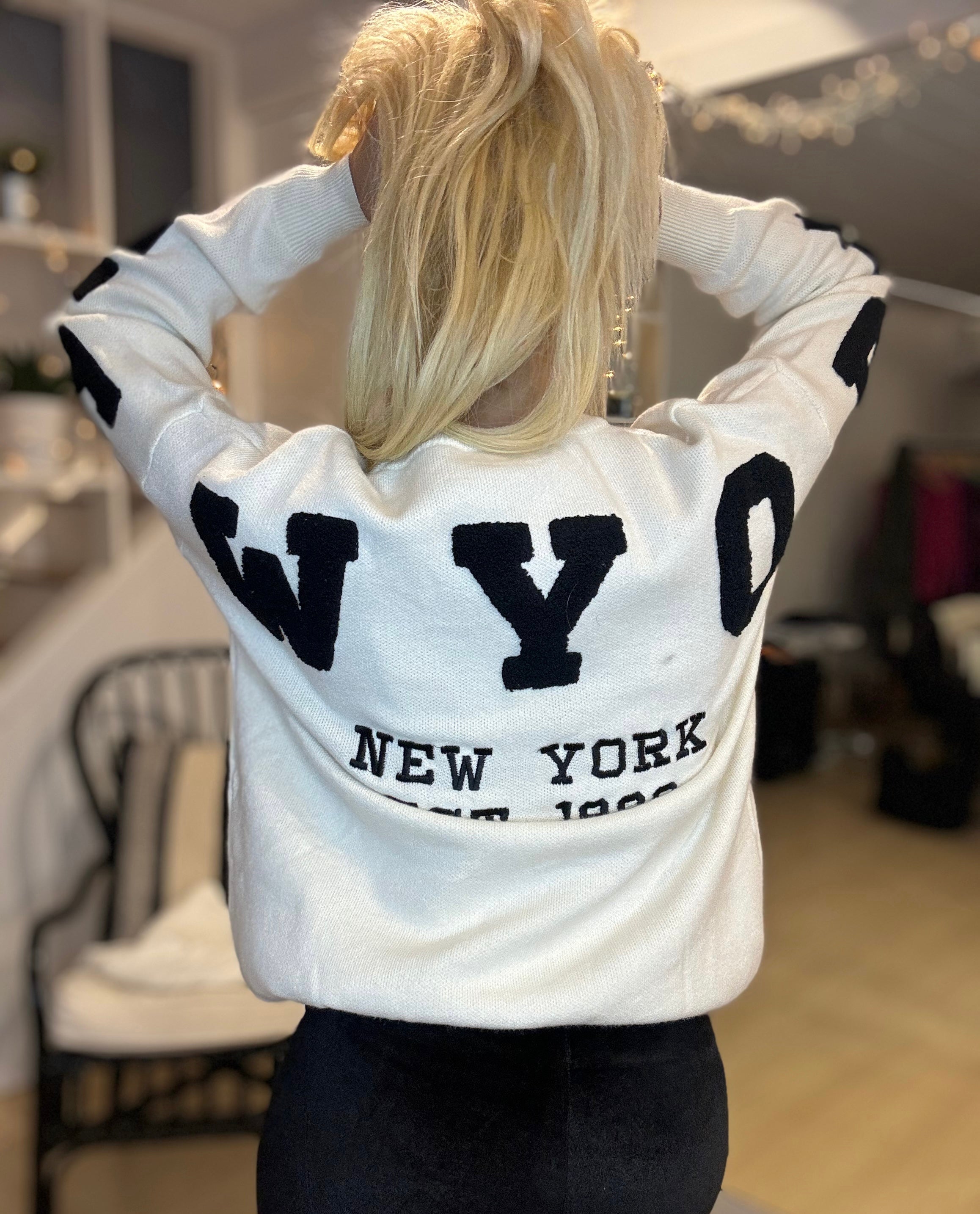 ΠΛΕΚΤΗ ΜΠΛΟΥΖΑ ΜΕ ΤΥΠΩΜΕΝΑ ΓΡΑΜΜΑΤΑ