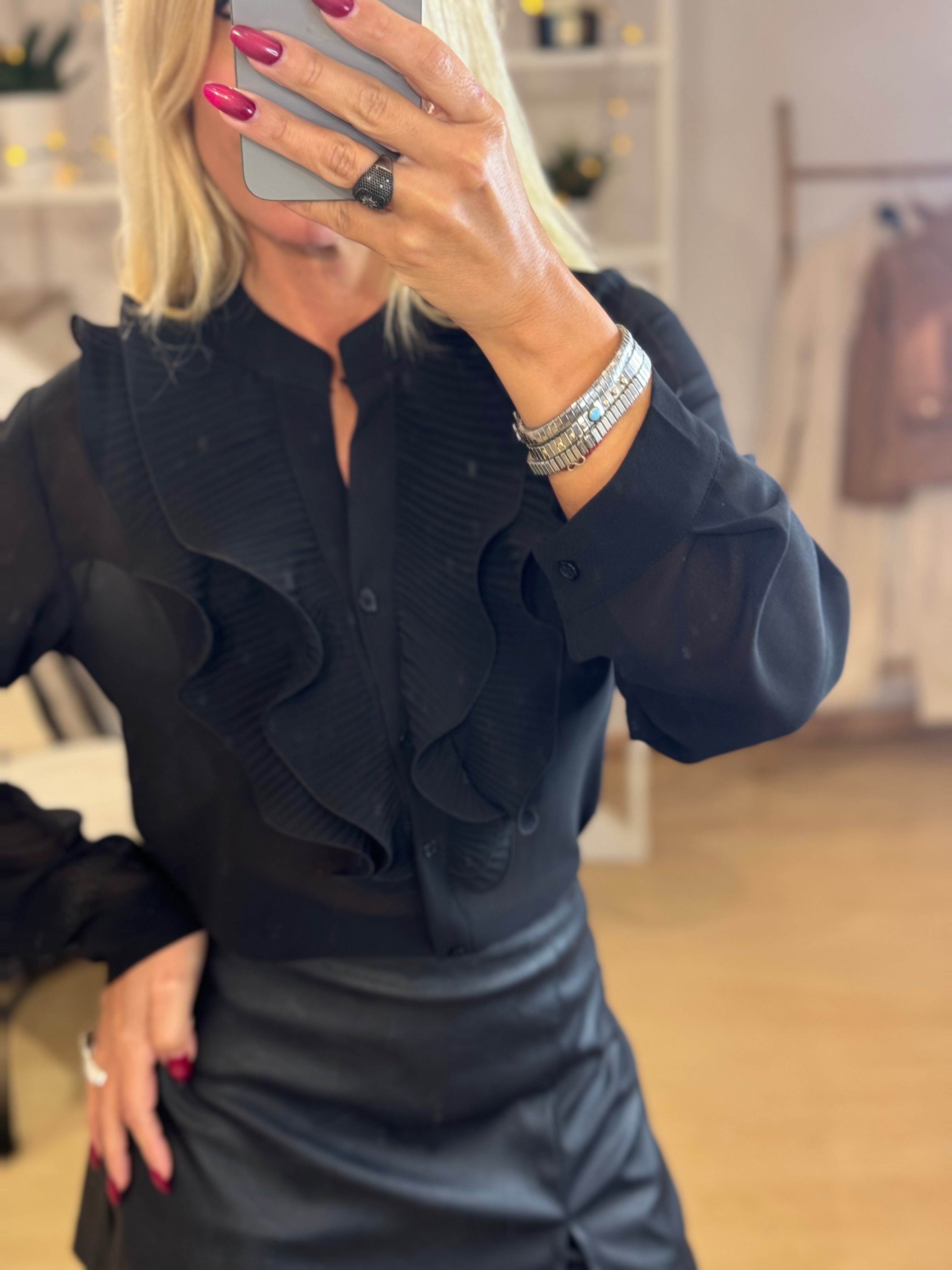 ΠΟΥΚΆΜΙΣΟ ΜΕ ΚΡΌΣΣΙΑ