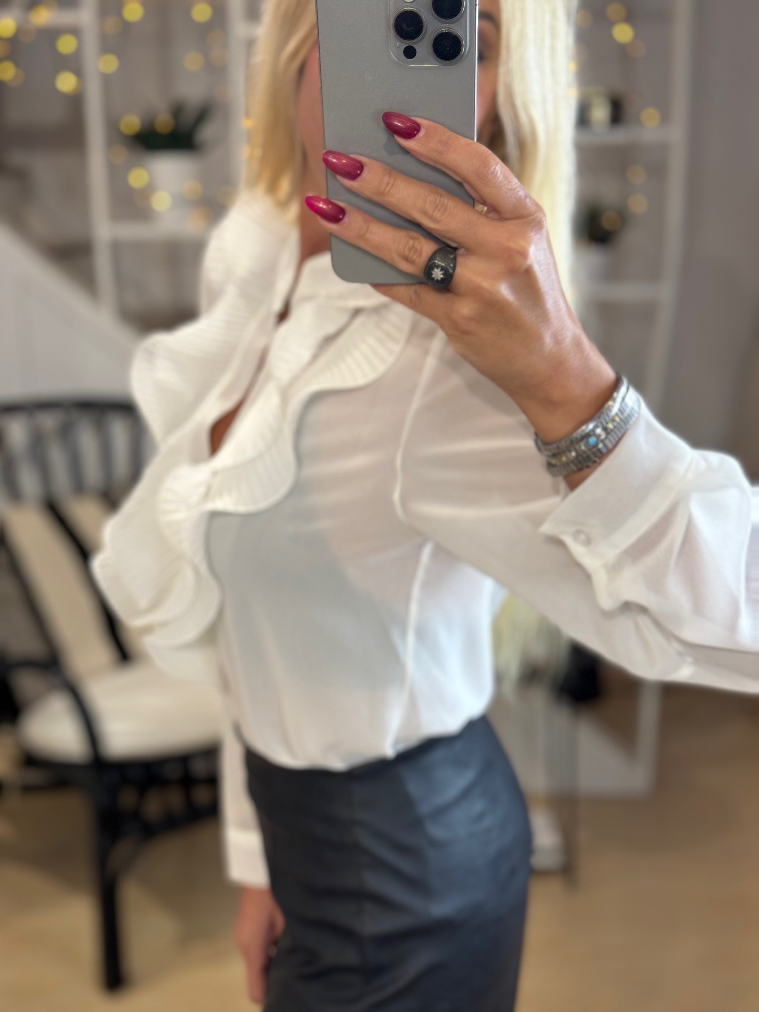 ΠΟΥΚΆΜΙΣΟ ΜΕ ΚΡΌΣΣΙΑ