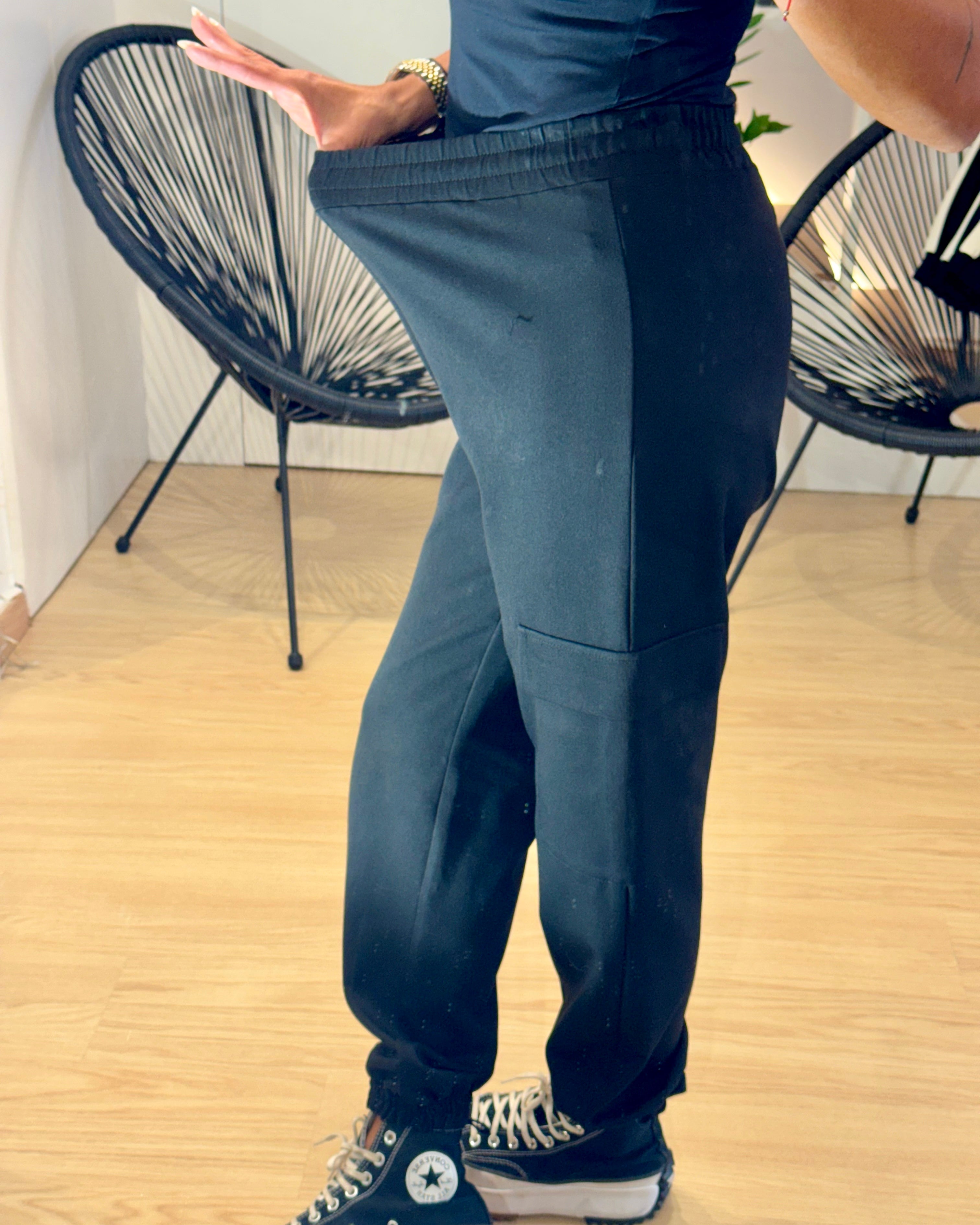 Wide pants with pockets