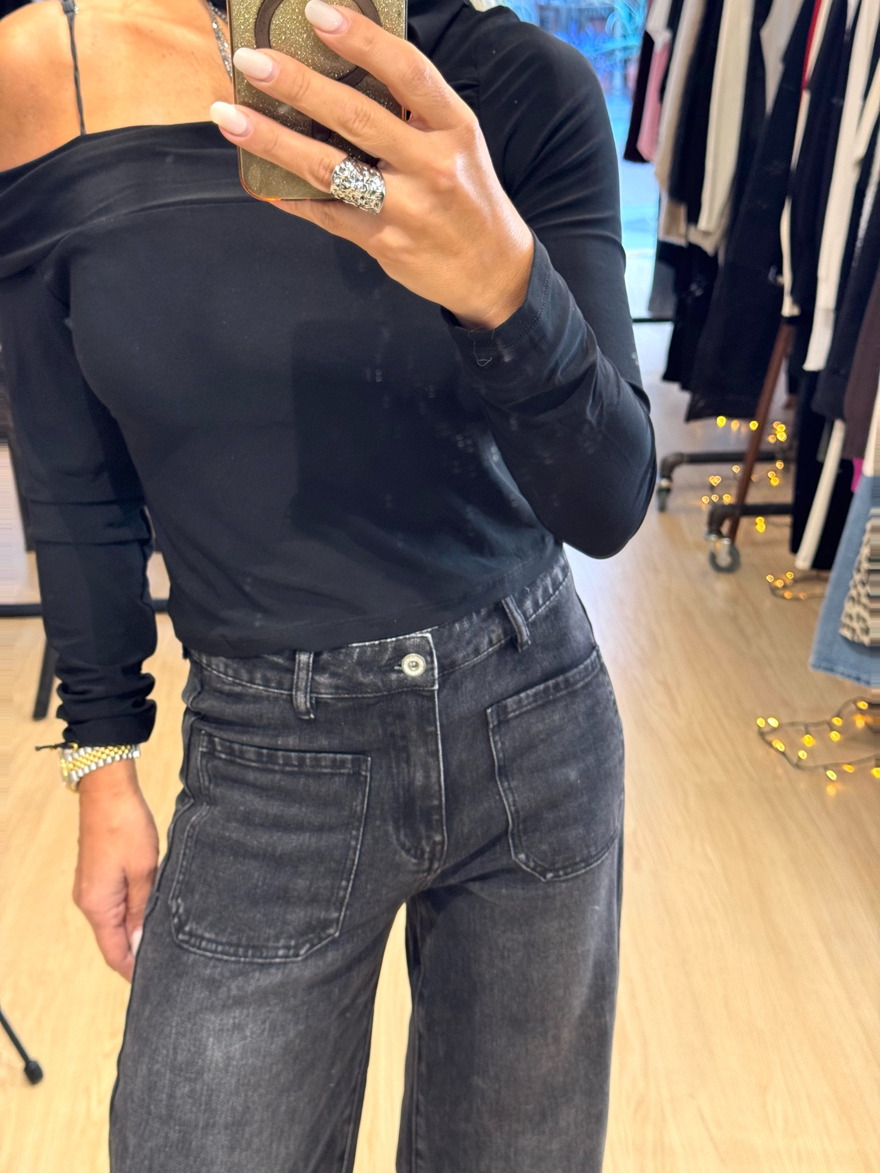 τζιν με φαρδύ πόδι και τσέπες