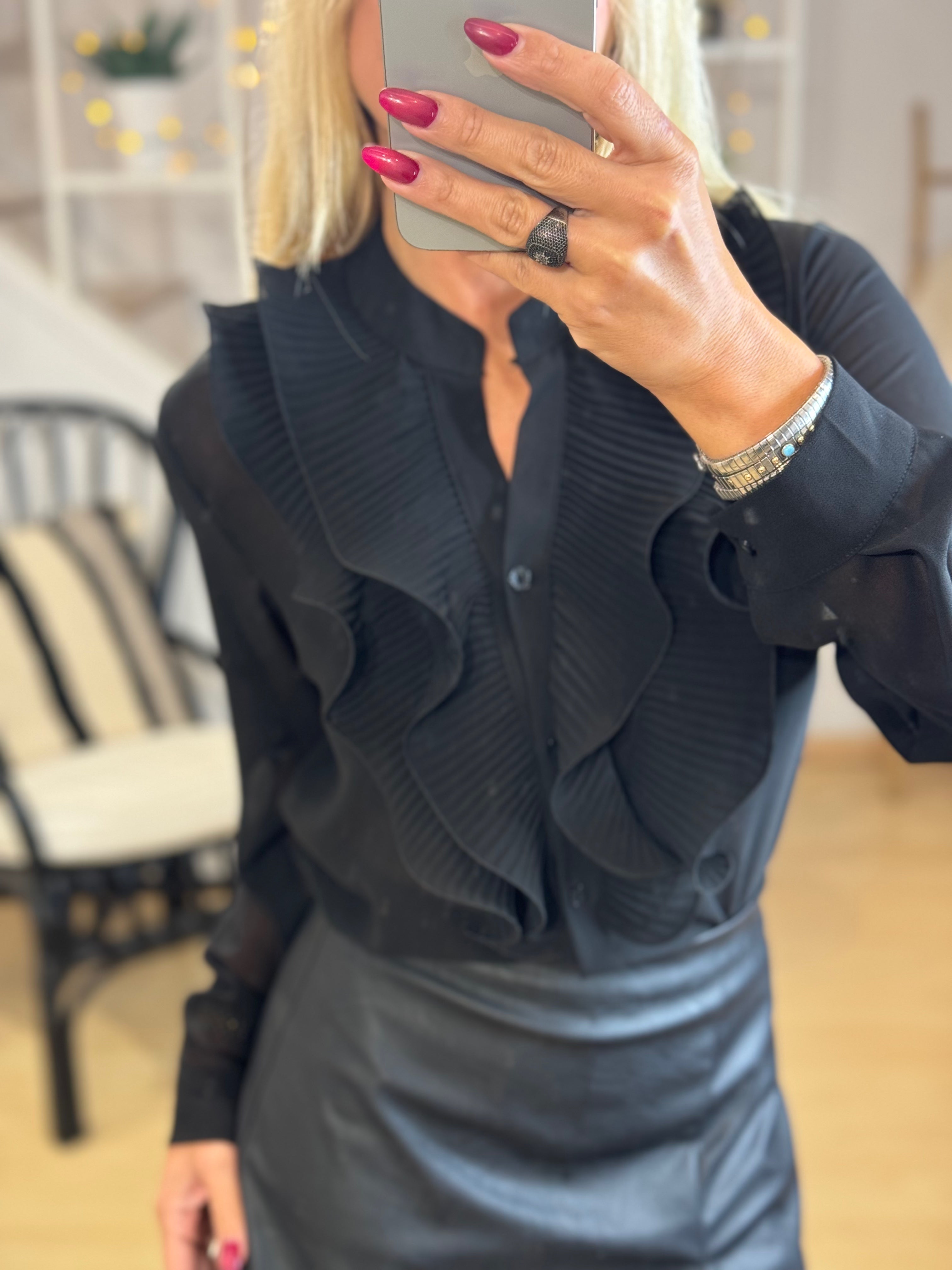 ΠΟΥΚΆΜΙΣΟ ΜΕ ΚΡΌΣΣΙΑ