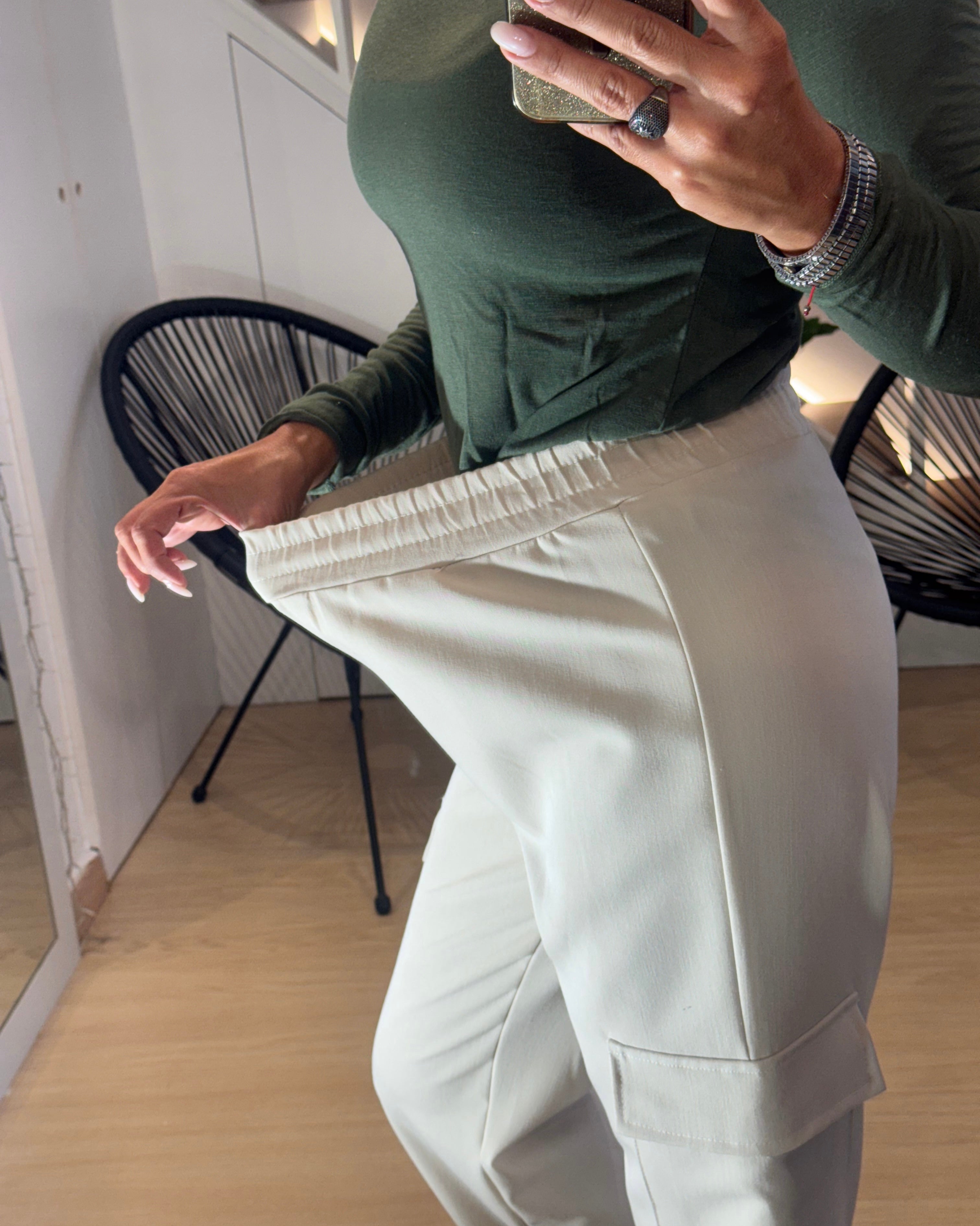 Wide pants with pockets