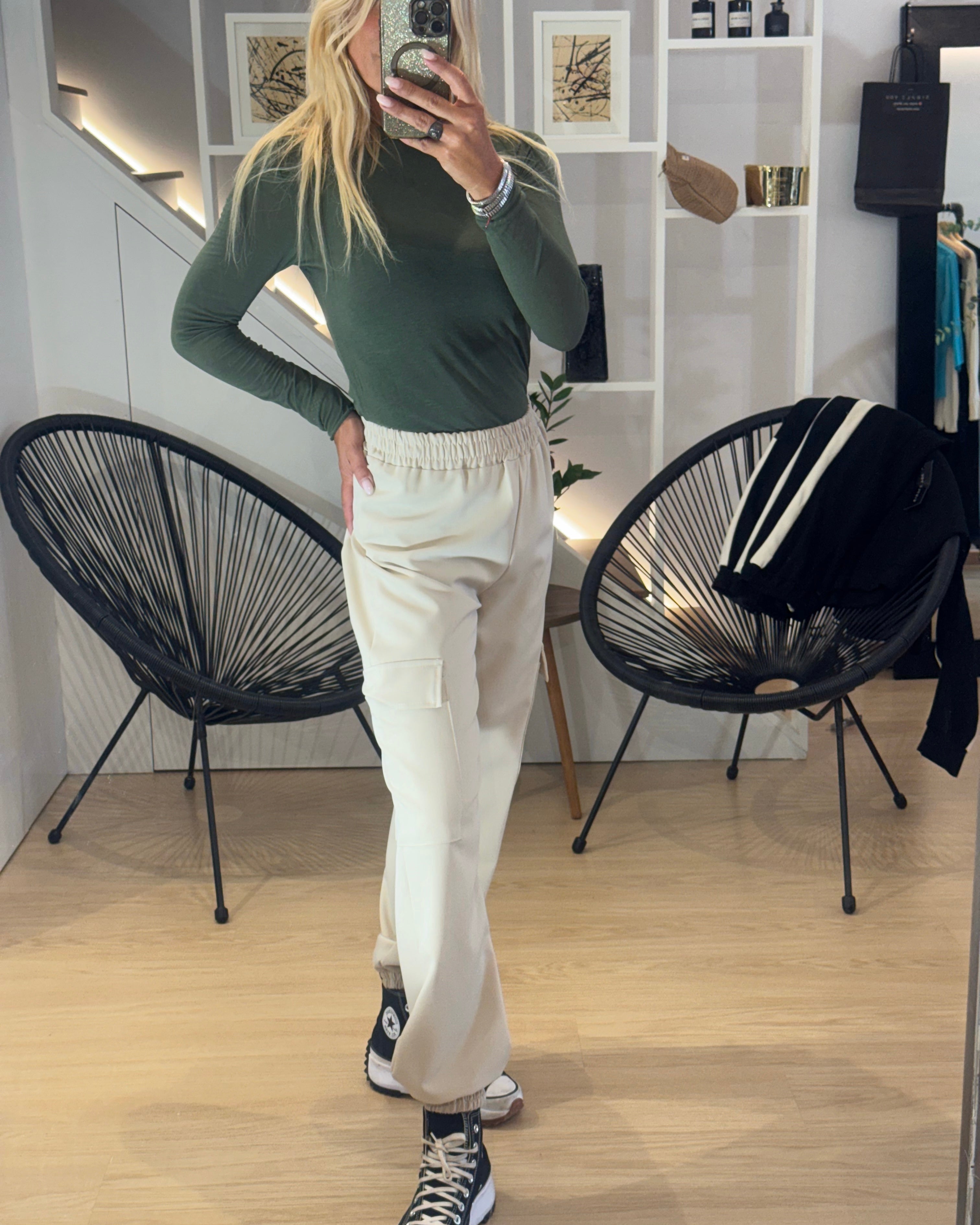 Wide pants with pockets