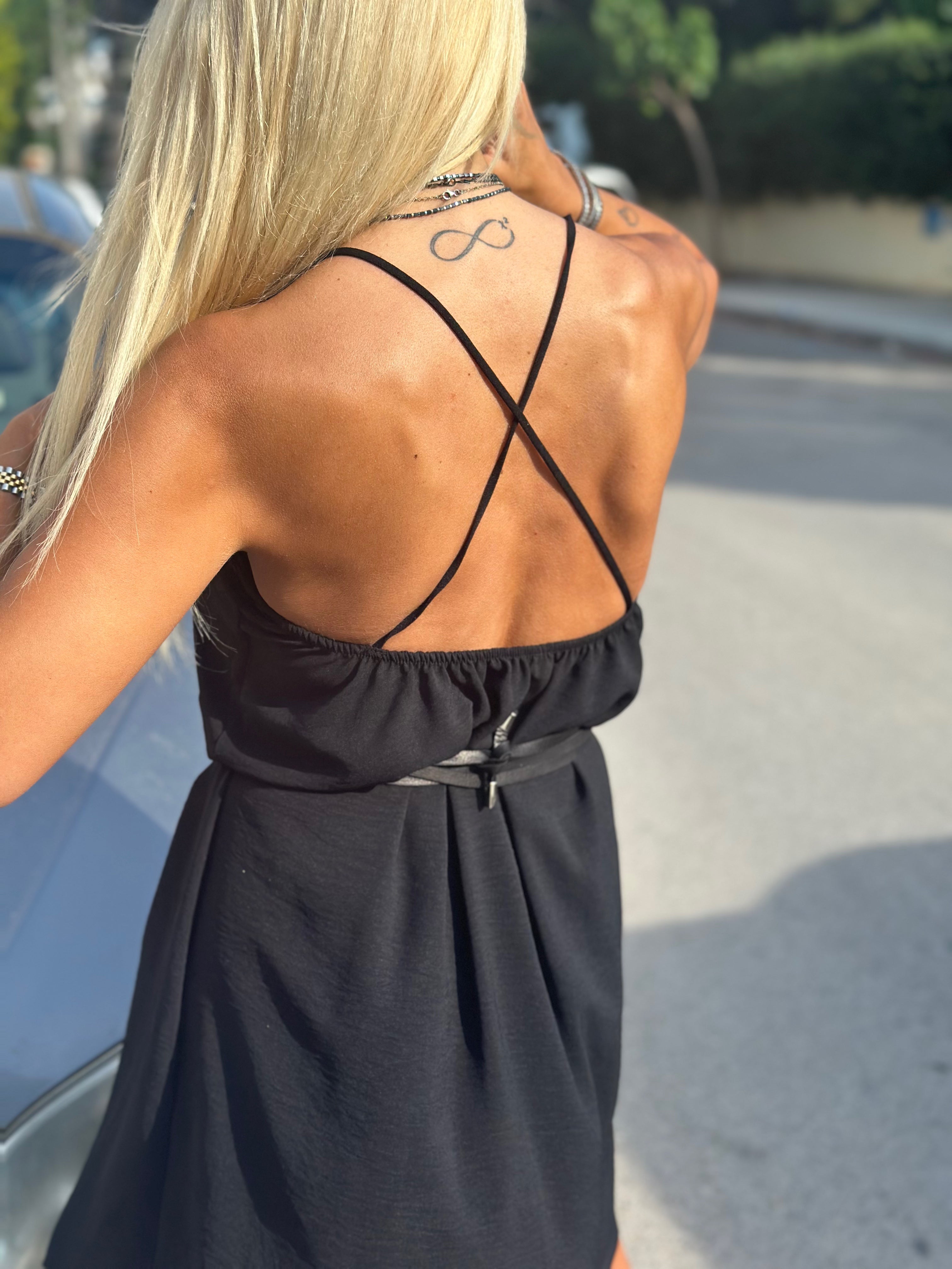 Φαρδύ φόρεμα με χιαστί πλάτη