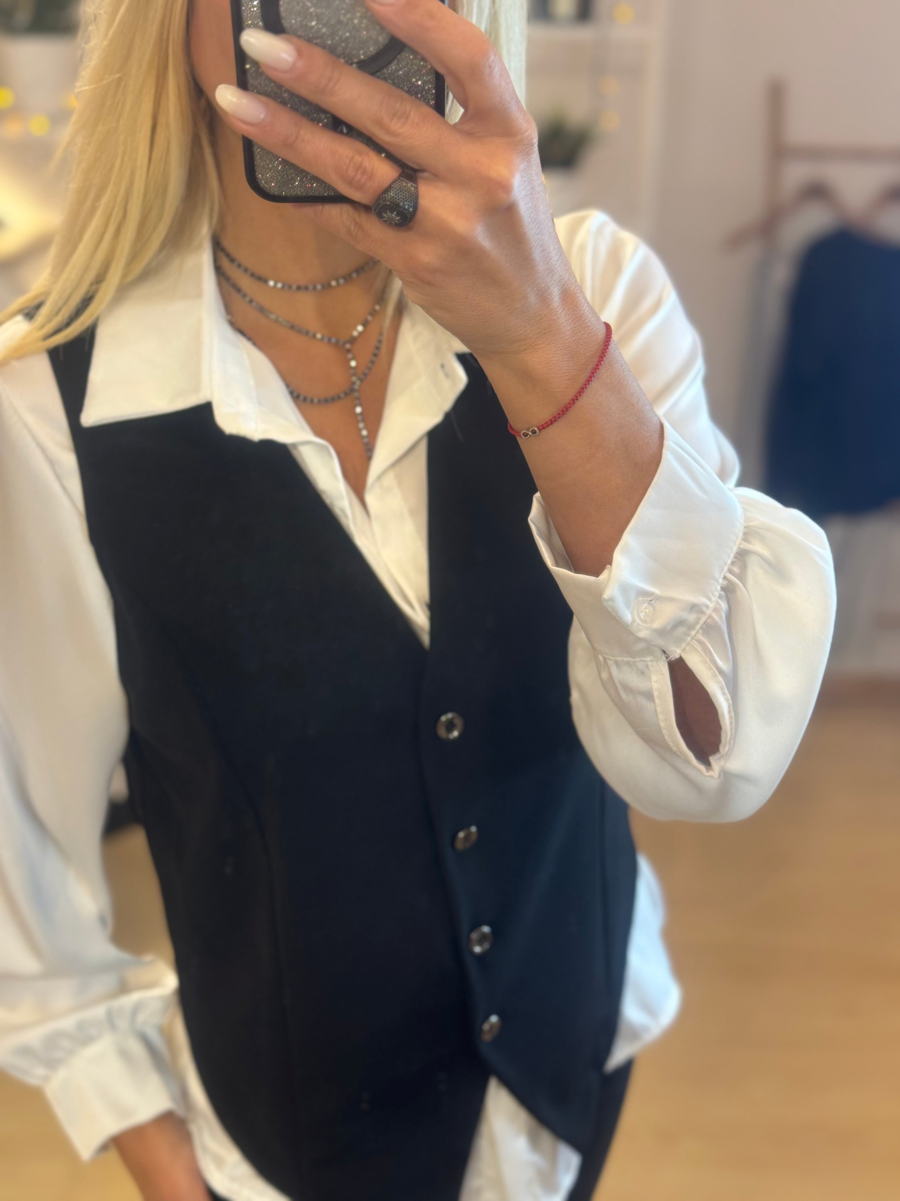 Μαύρο γιλέκο