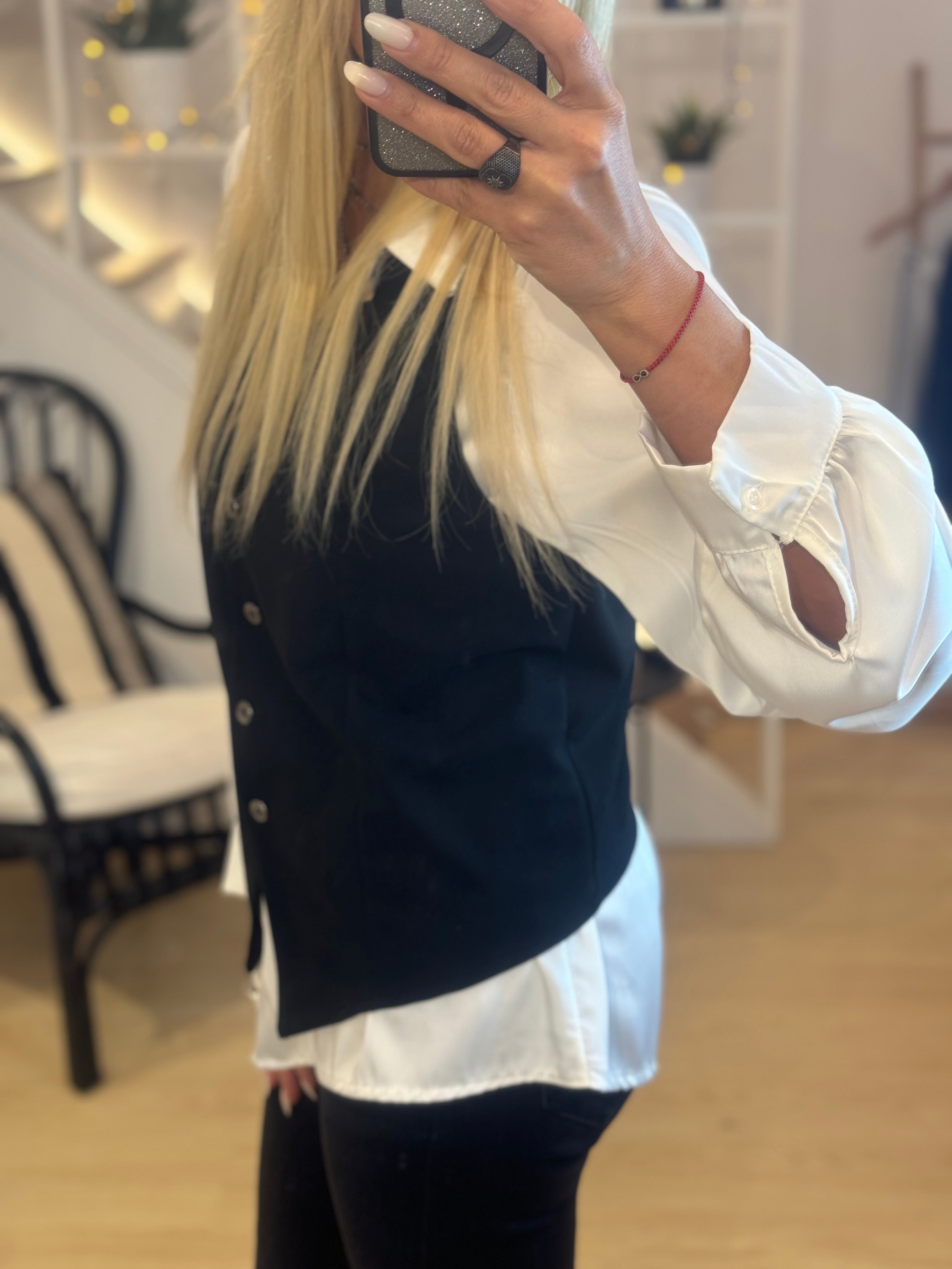 Μαύρο γιλέκο