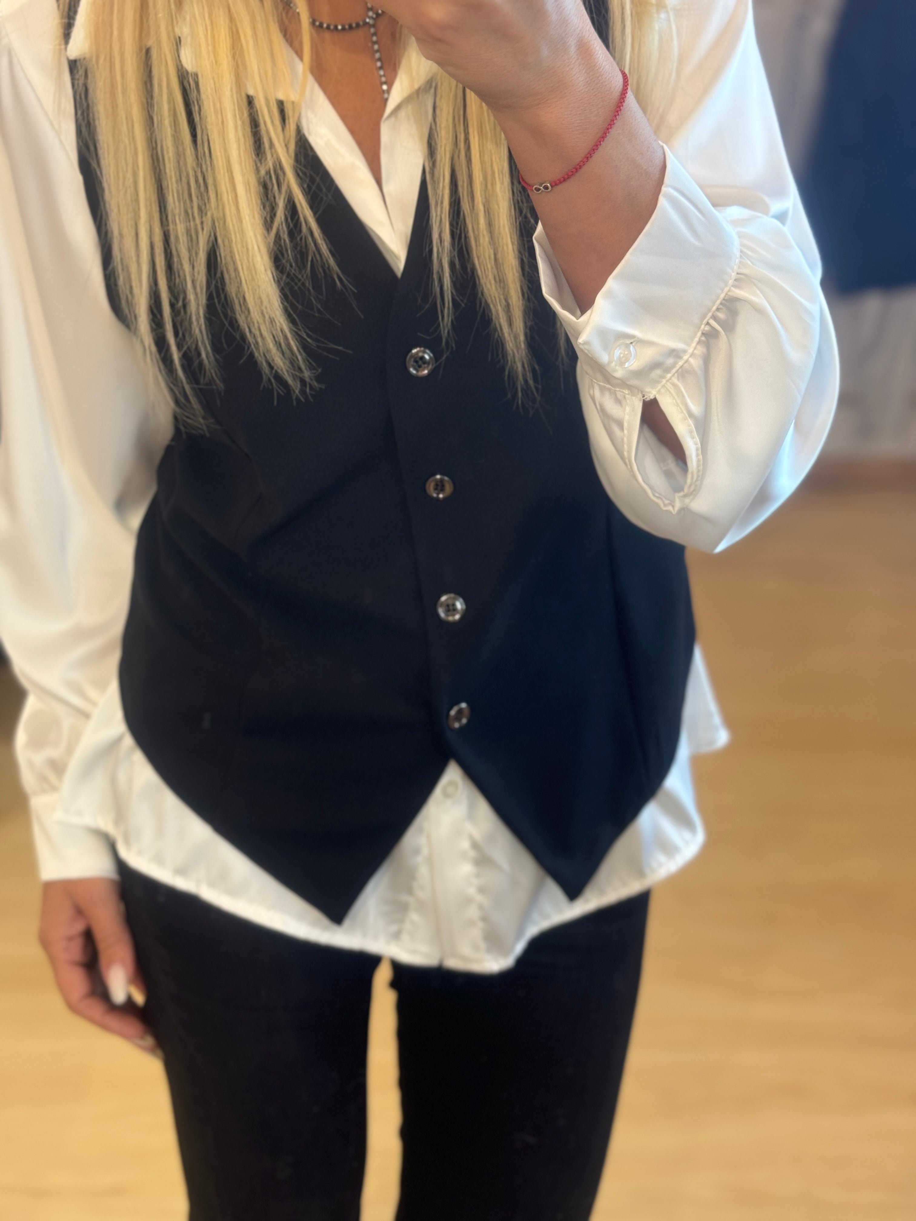 Μαύρο γιλέκο