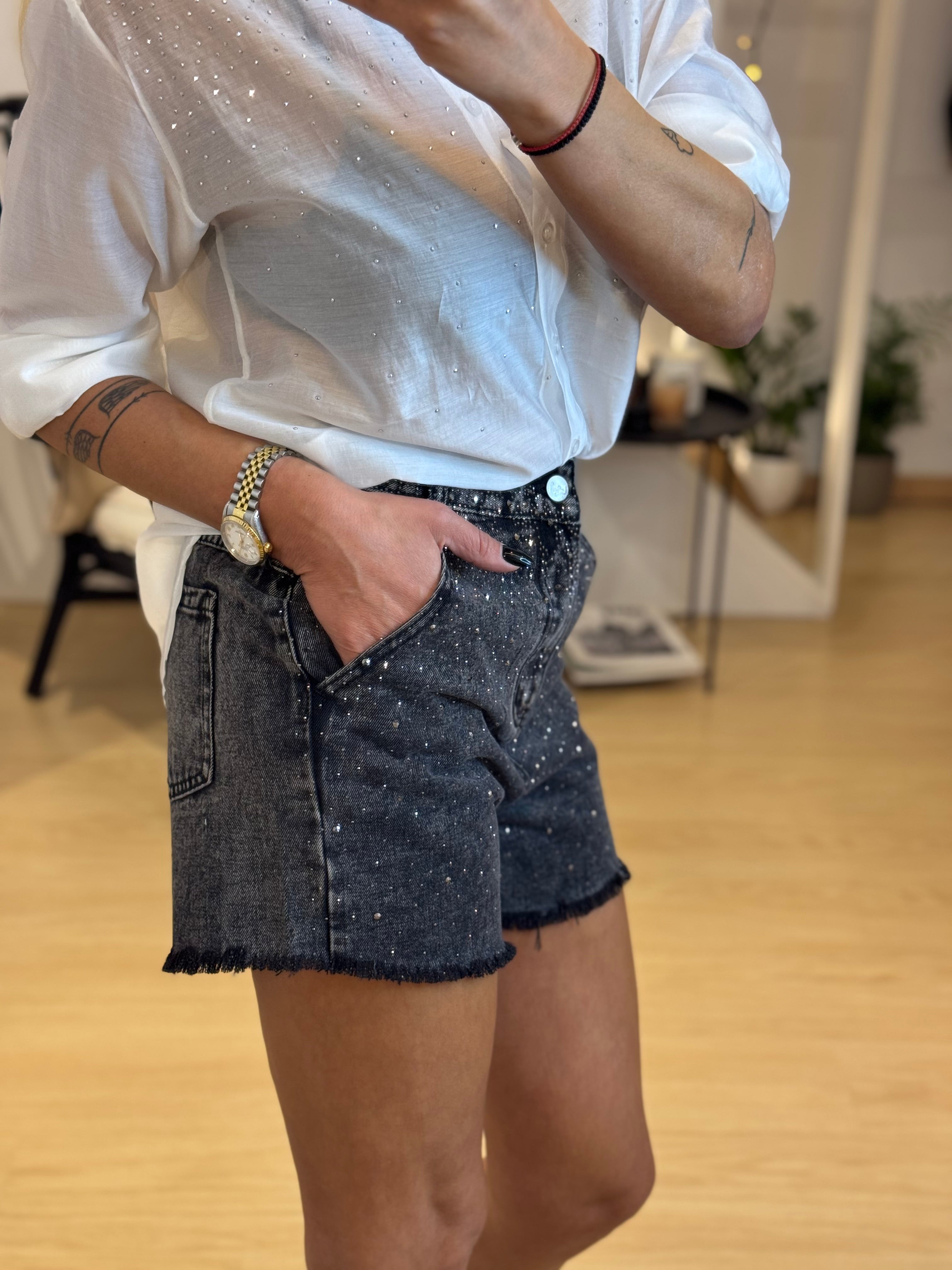 Τζιν σορτς με στρας