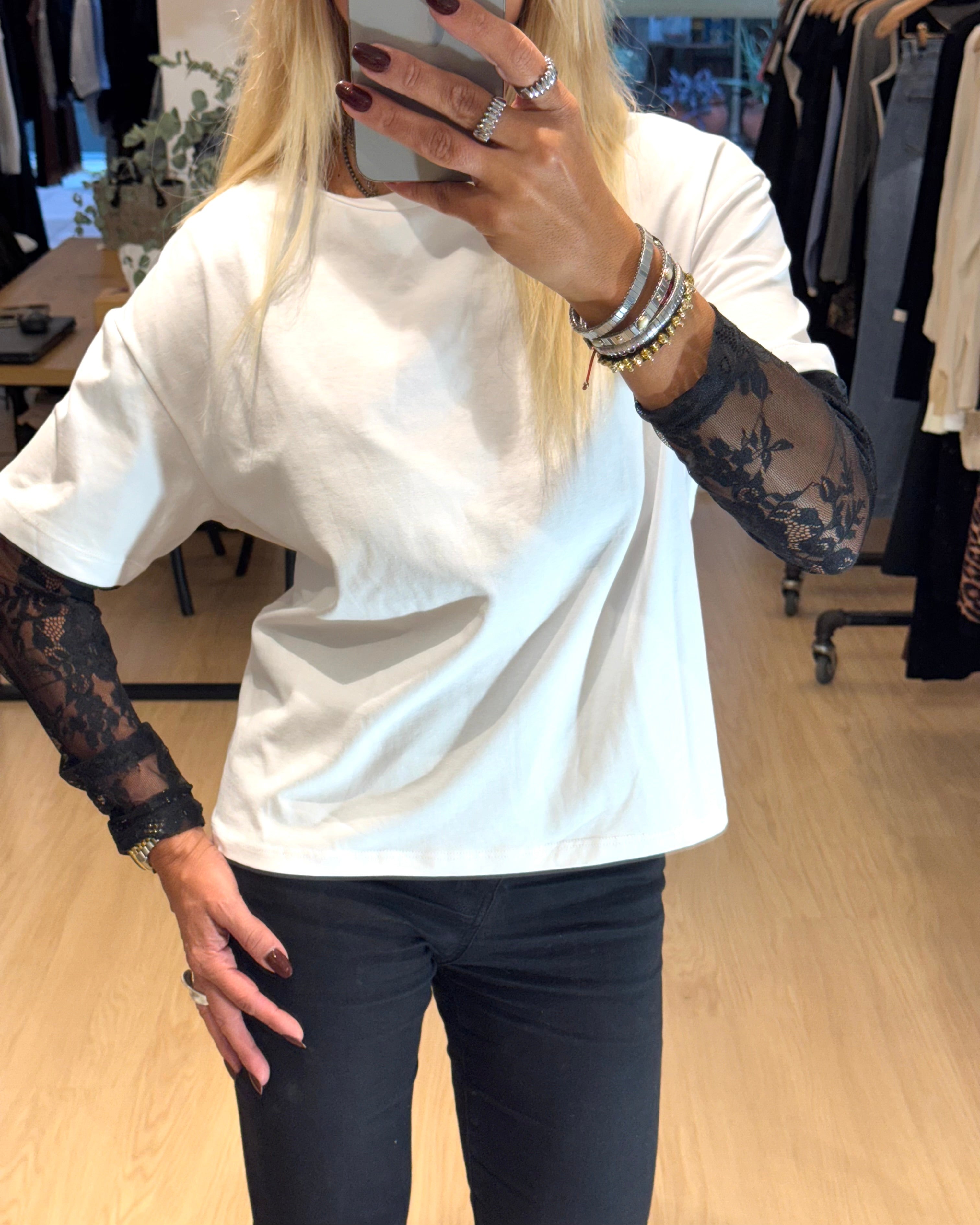 T-Shirt With Lace