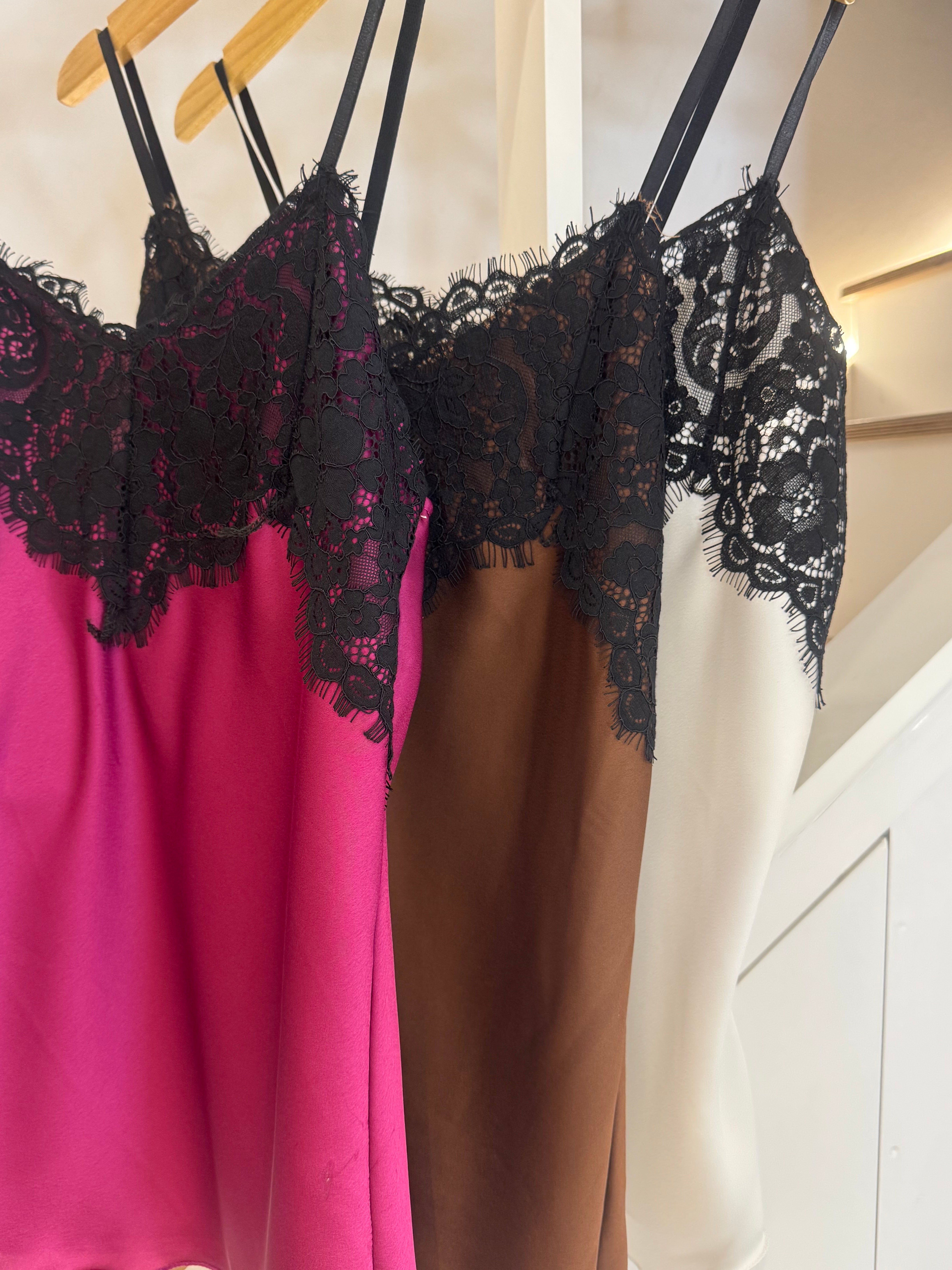 ΤΟΠ LINGERIE ΜΕ ΔΑΝΤΈΛΑ