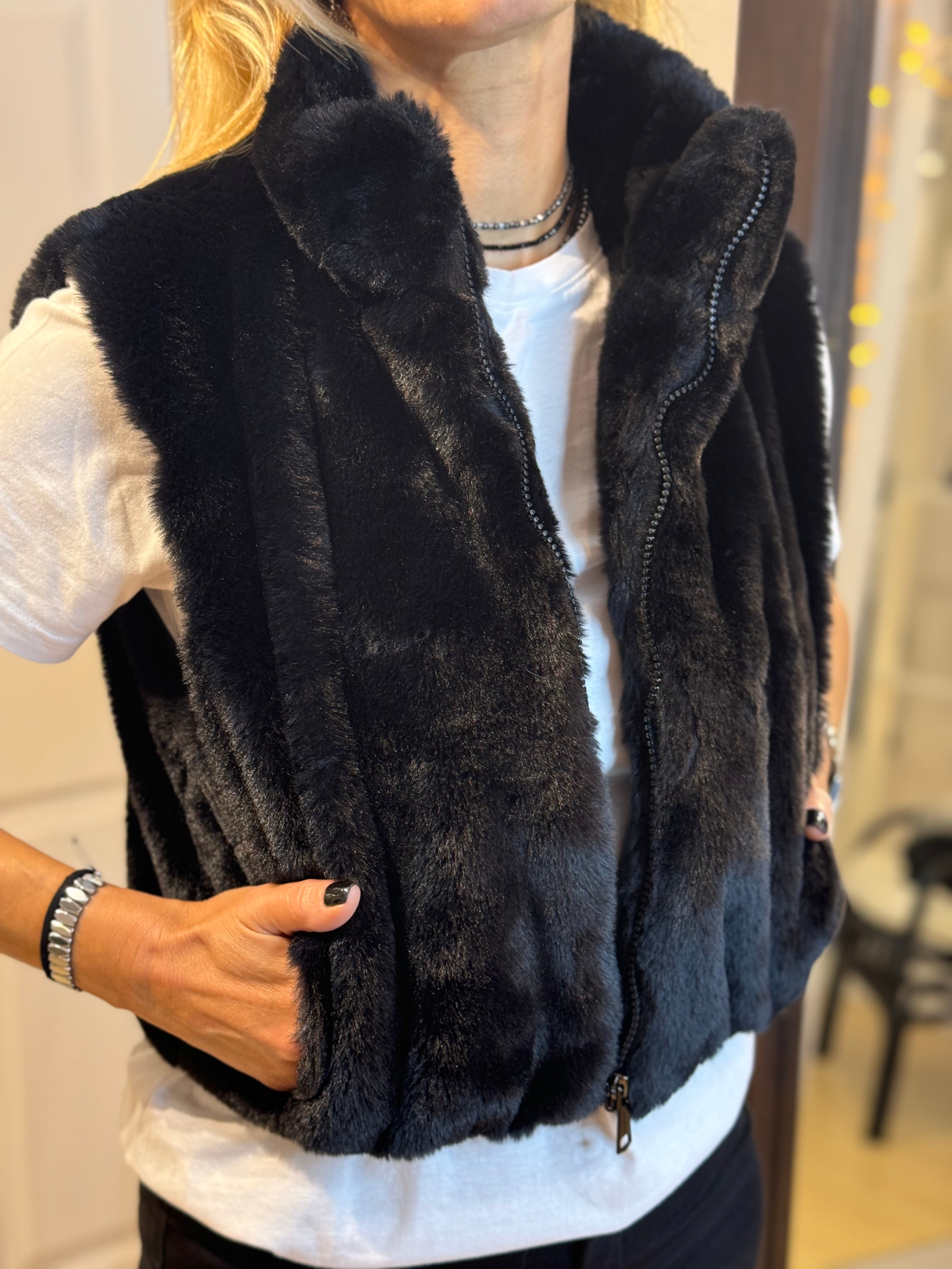 κοντό γούνινο παλτό με κουκούλα