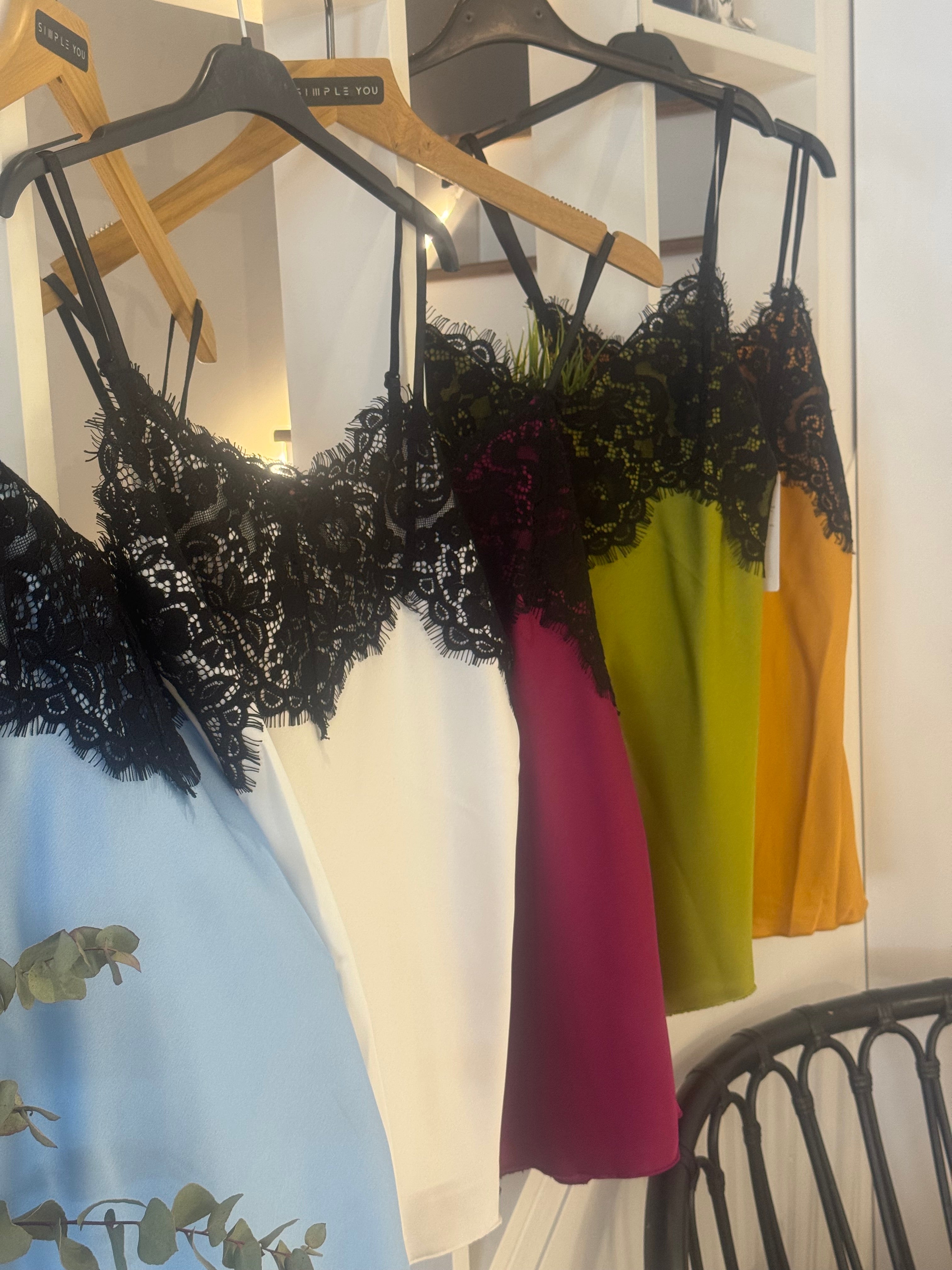 ΤΟΠ LINGERIE ΜΕ ΔΑΝΤΈΛΑ