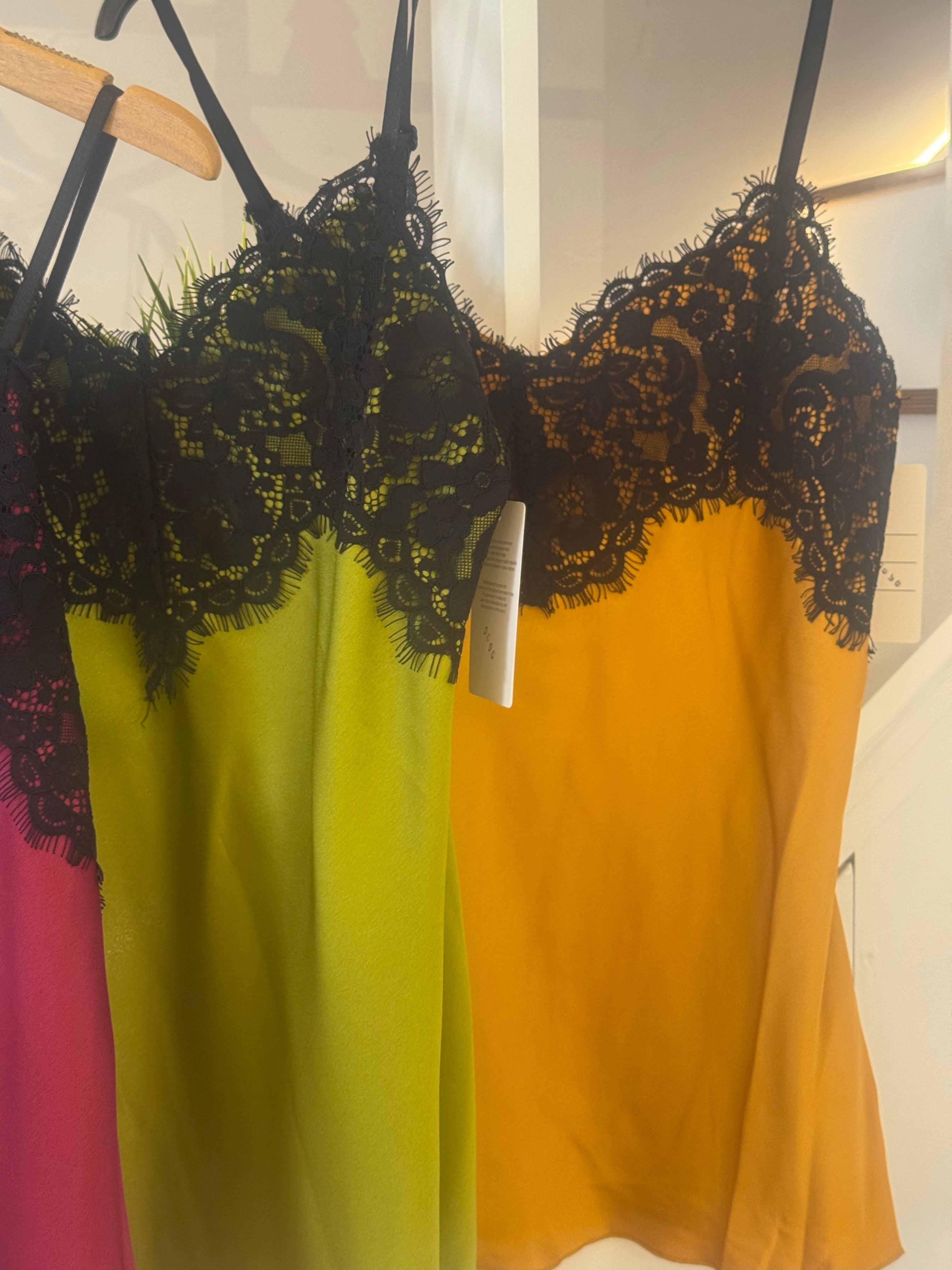 ΤΟΠ LINGERIE ΜΕ ΔΑΝΤΈΛΑ