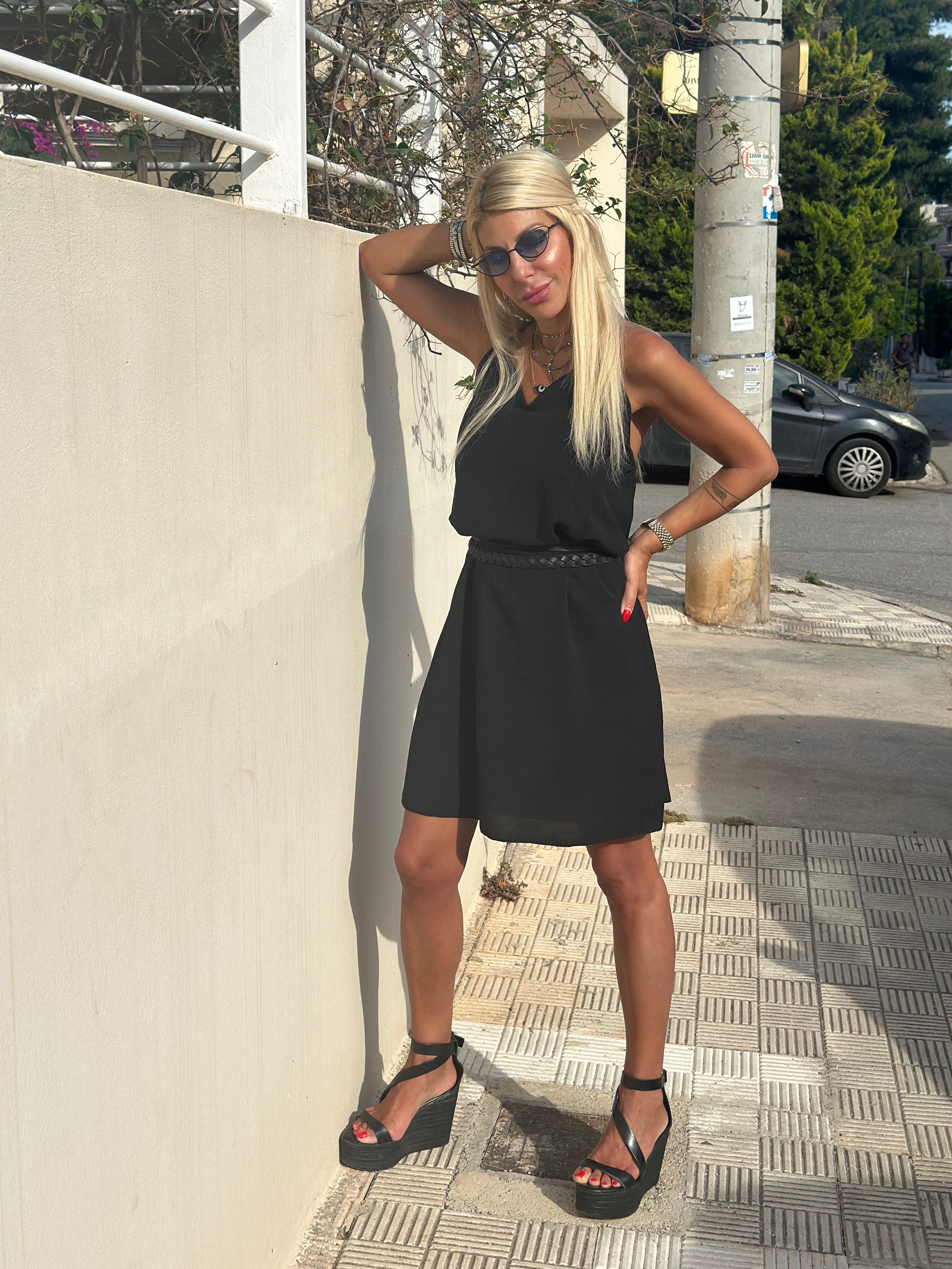 Φαρδύ φόρεμα με χιαστί πλάτη