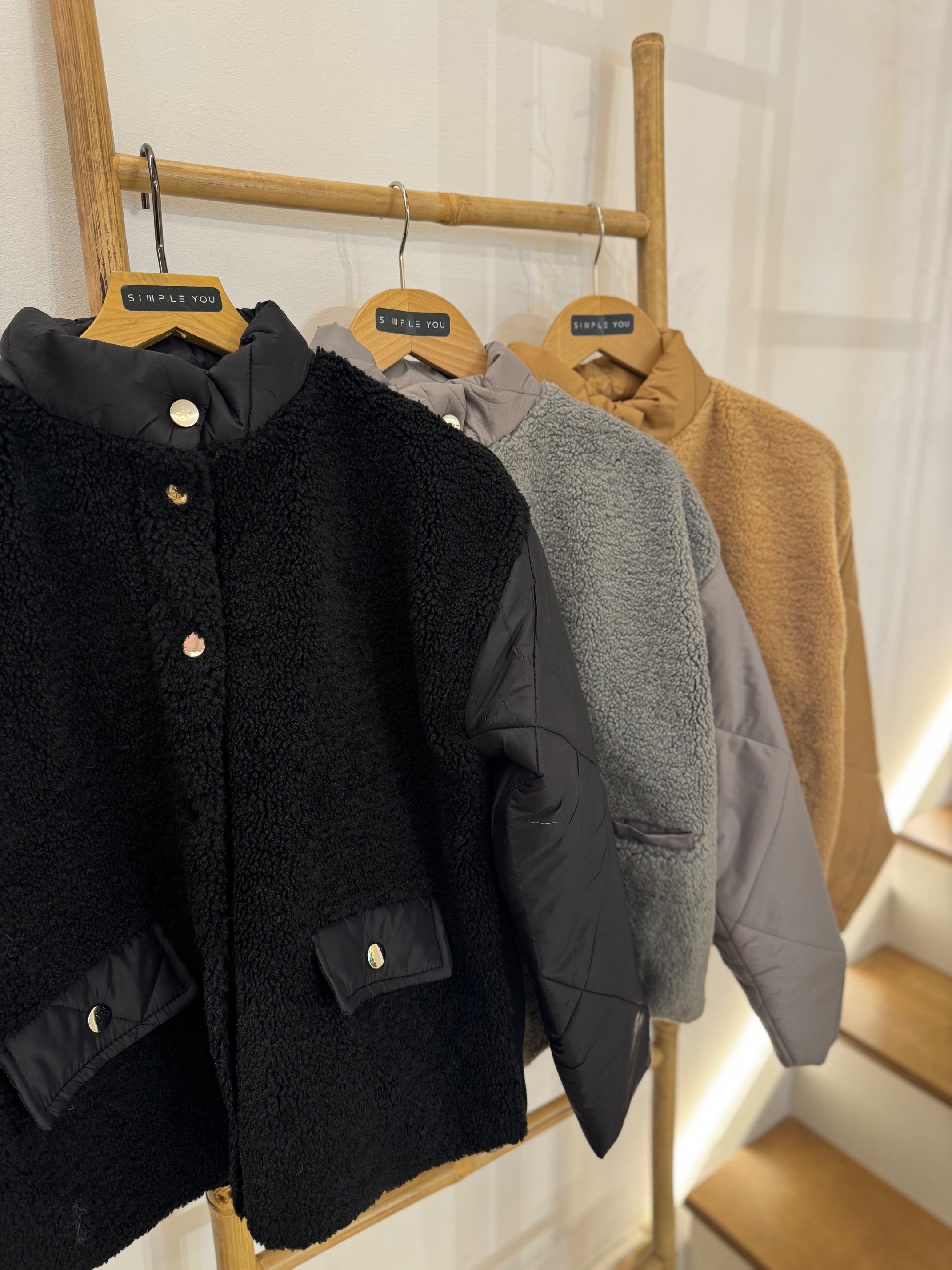 γούνινο σακάκι με τσέπες και πλεκτή πλάτη