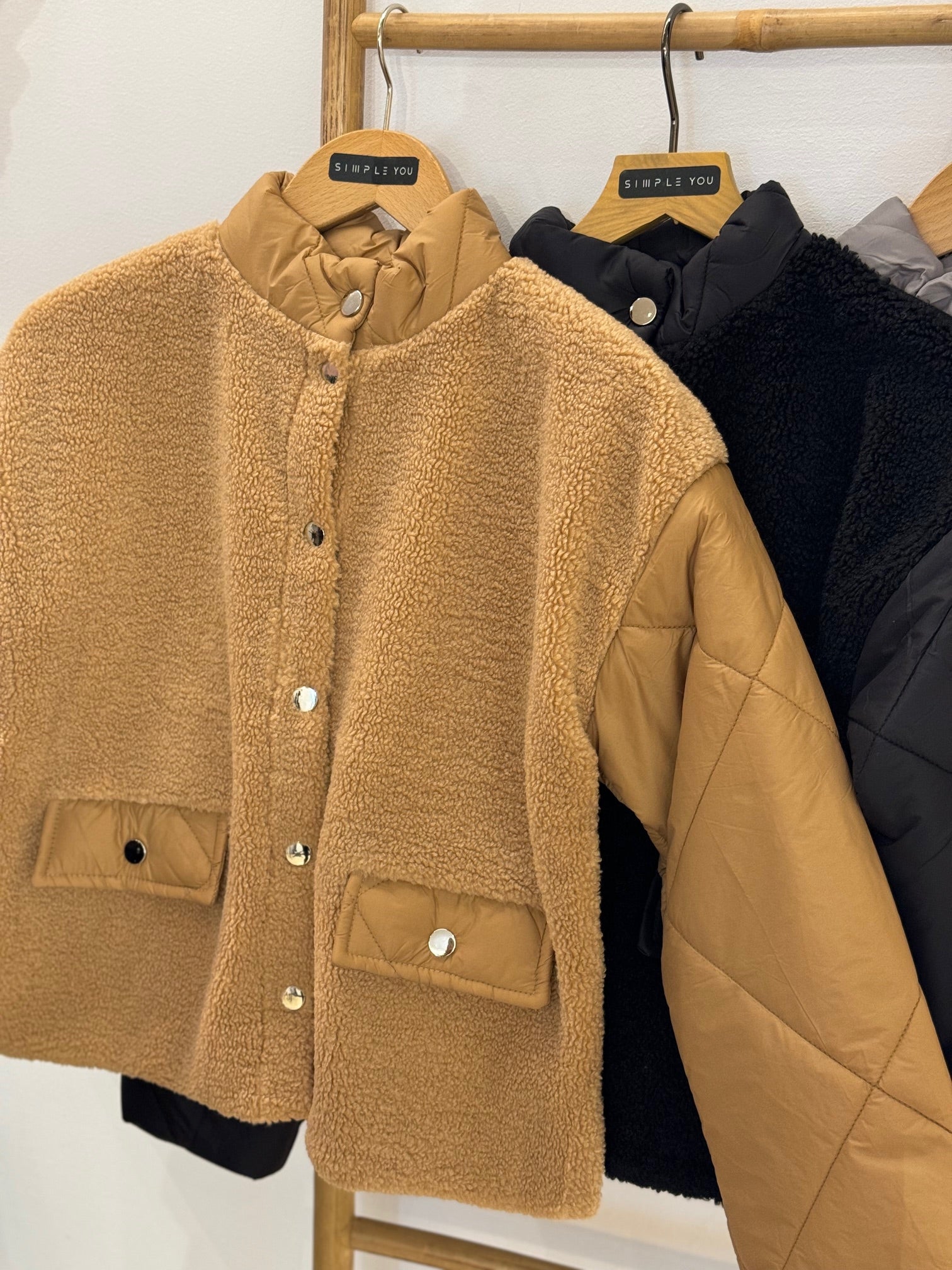 γούνινο σακάκι με τσέπες και πλεκτή πλάτη