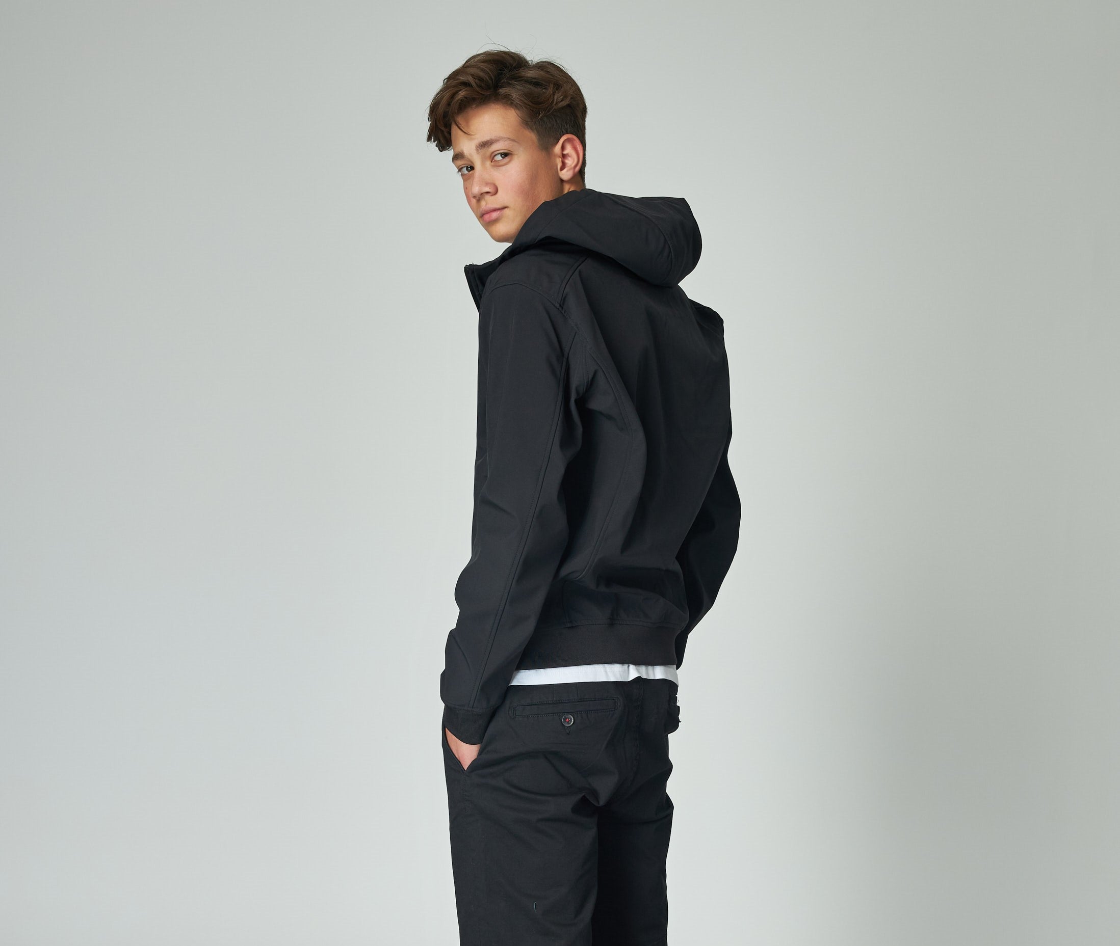 Αντιανεμικό μπουφάν με κουκούλα