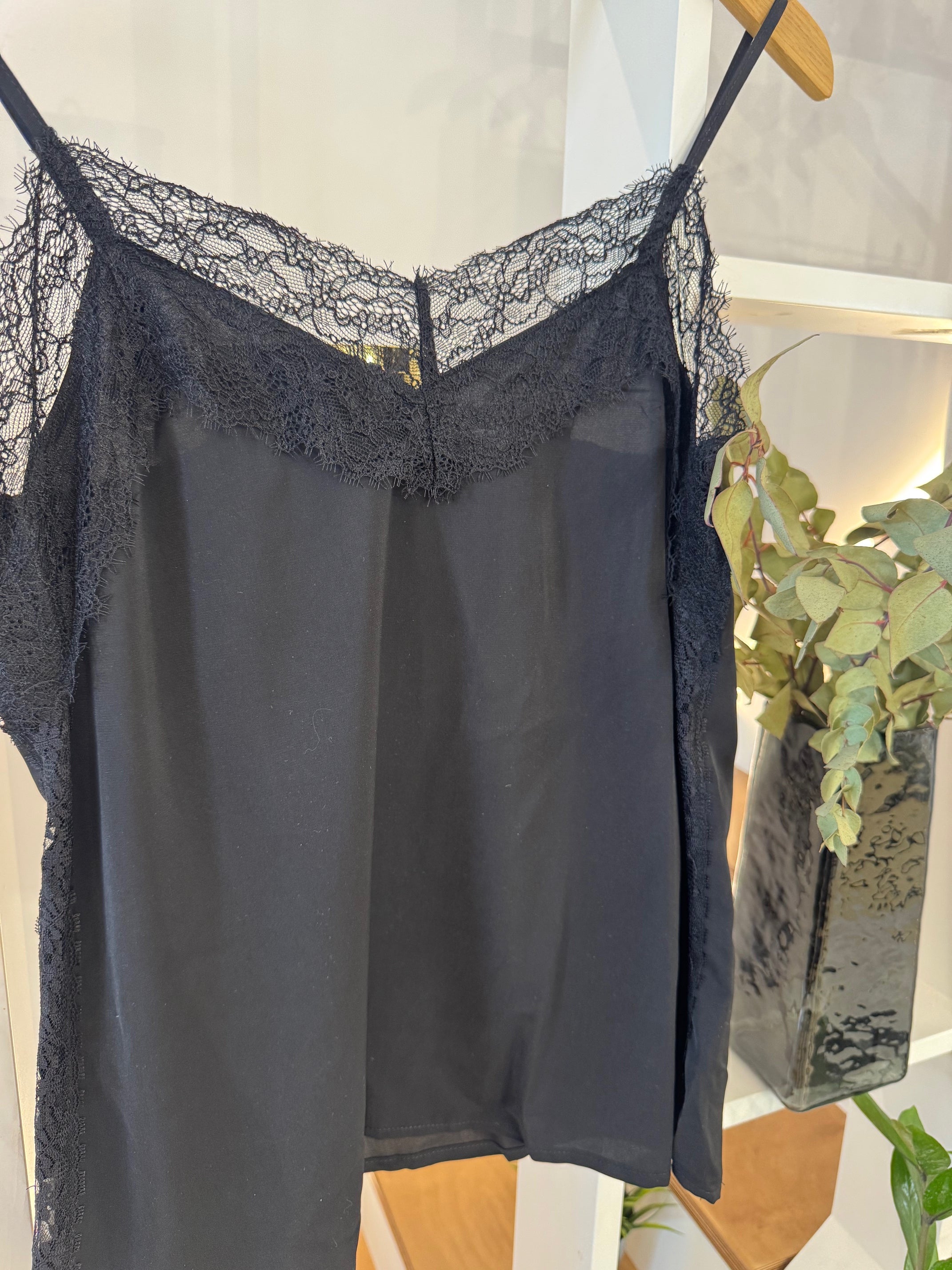 LINGERIE TOP WITH LACE