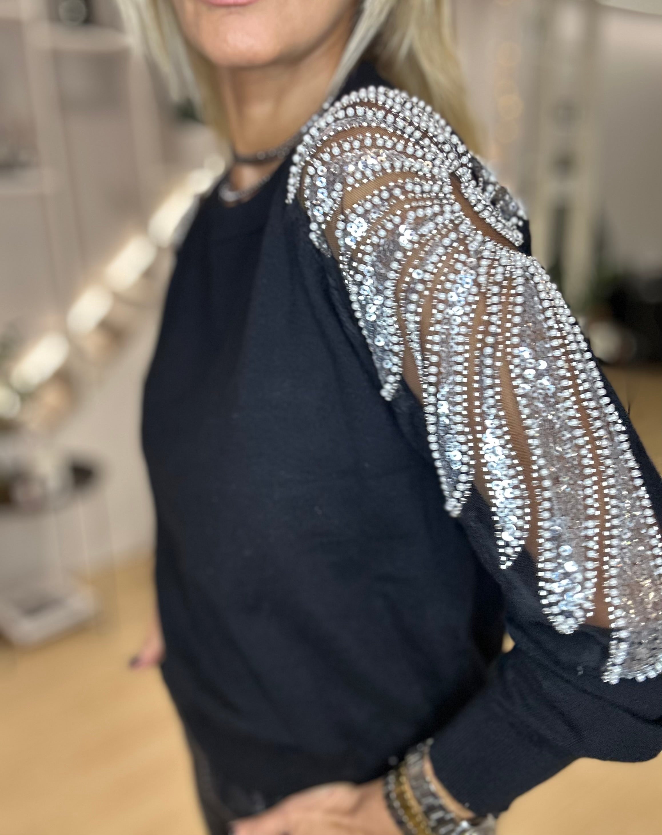 ΜΑΛΑΚΌ ΠΛΕΚΤΌ ΜΕ ΤΟΎΛΙ ΚΑΙ ΣΤΡΑΣ ΣΤΑ ΧΈΡΙΑ