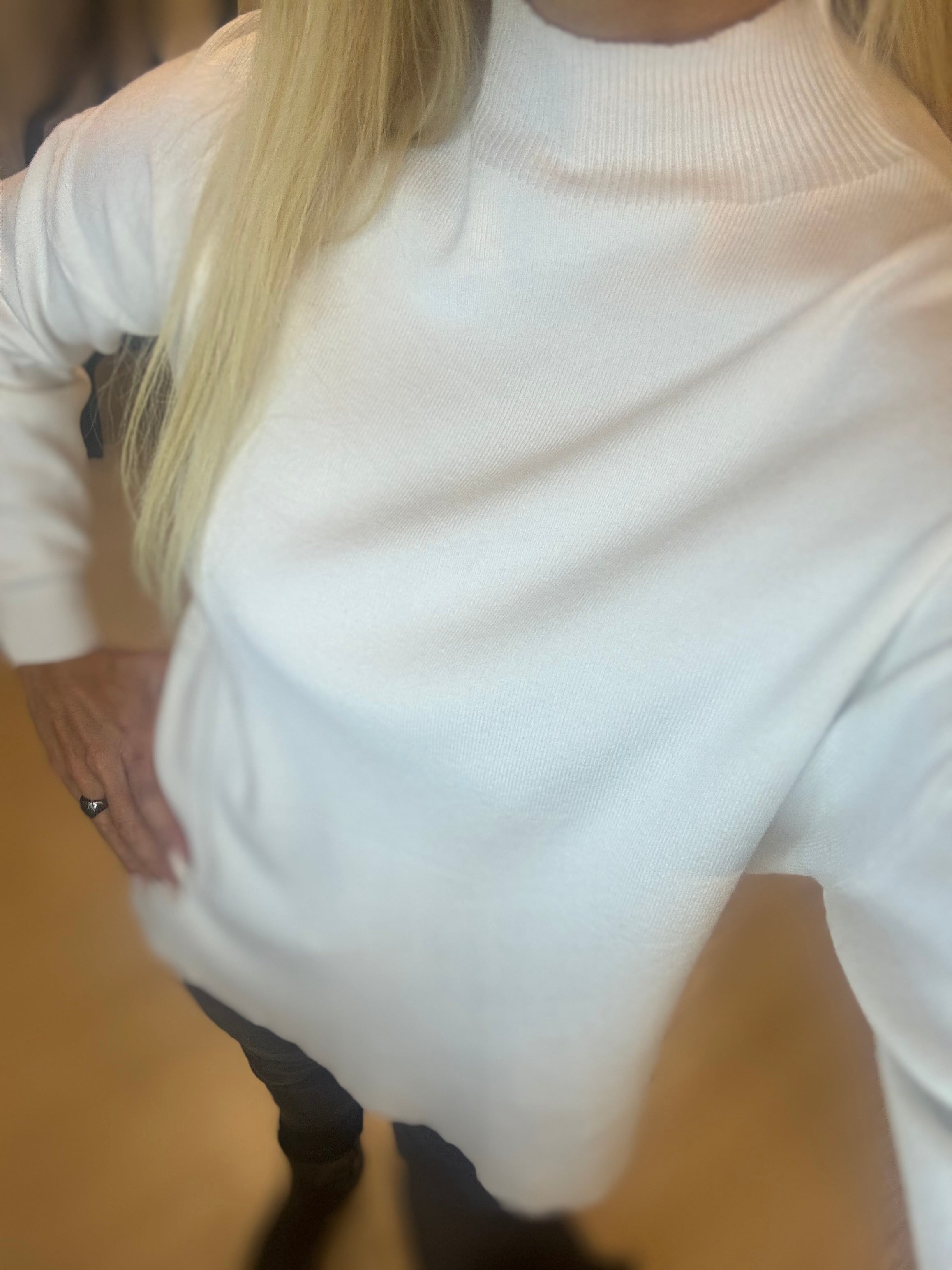 ΠΛΕΚΤΉ ΜΠΛΟΎΖΑ ΜΕ ΠΛΑΪΝΆ ΚΟΨΊΜΑΤΑ