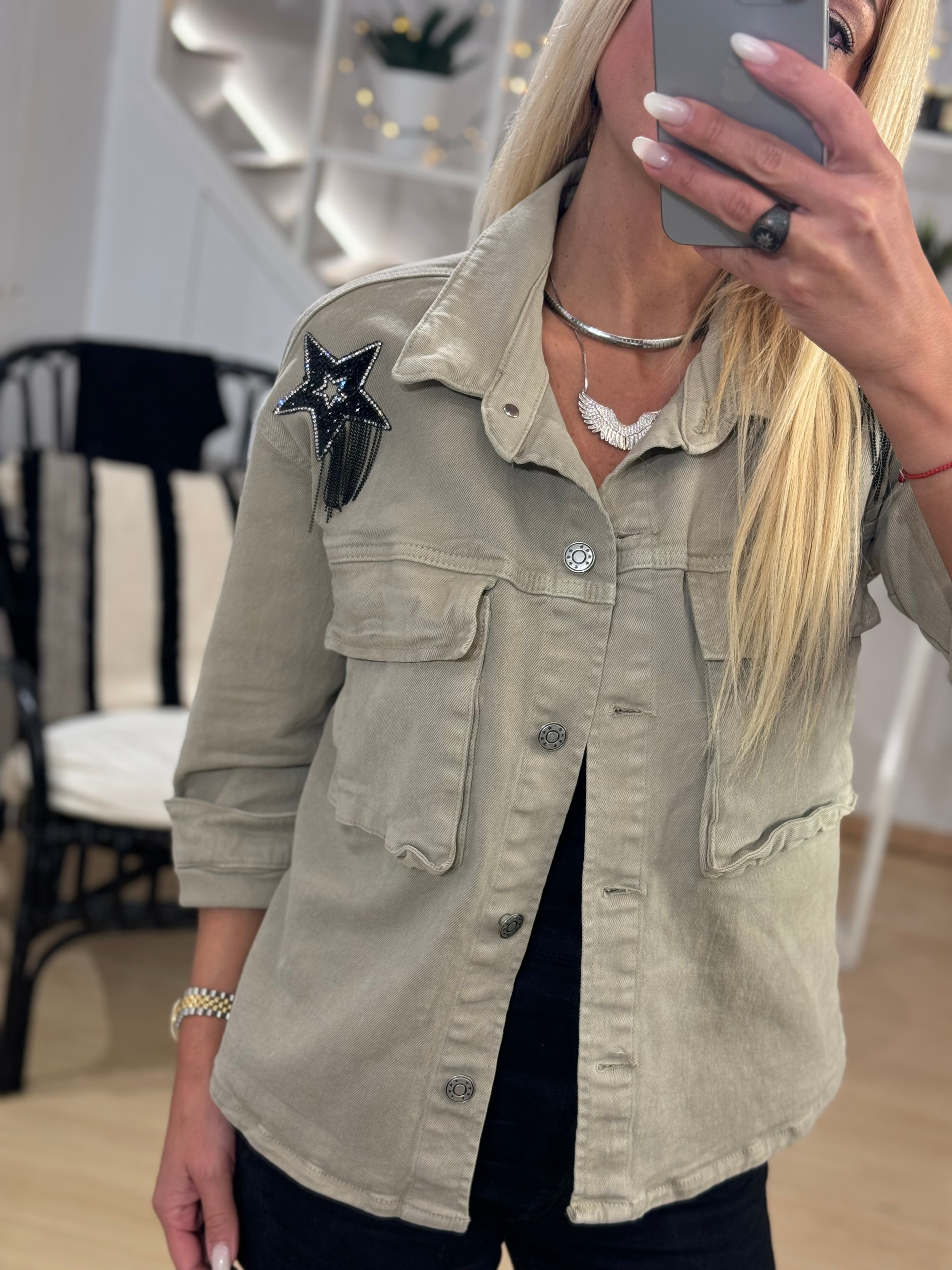 Μπουφάν με αστέρι και αλυσίδες