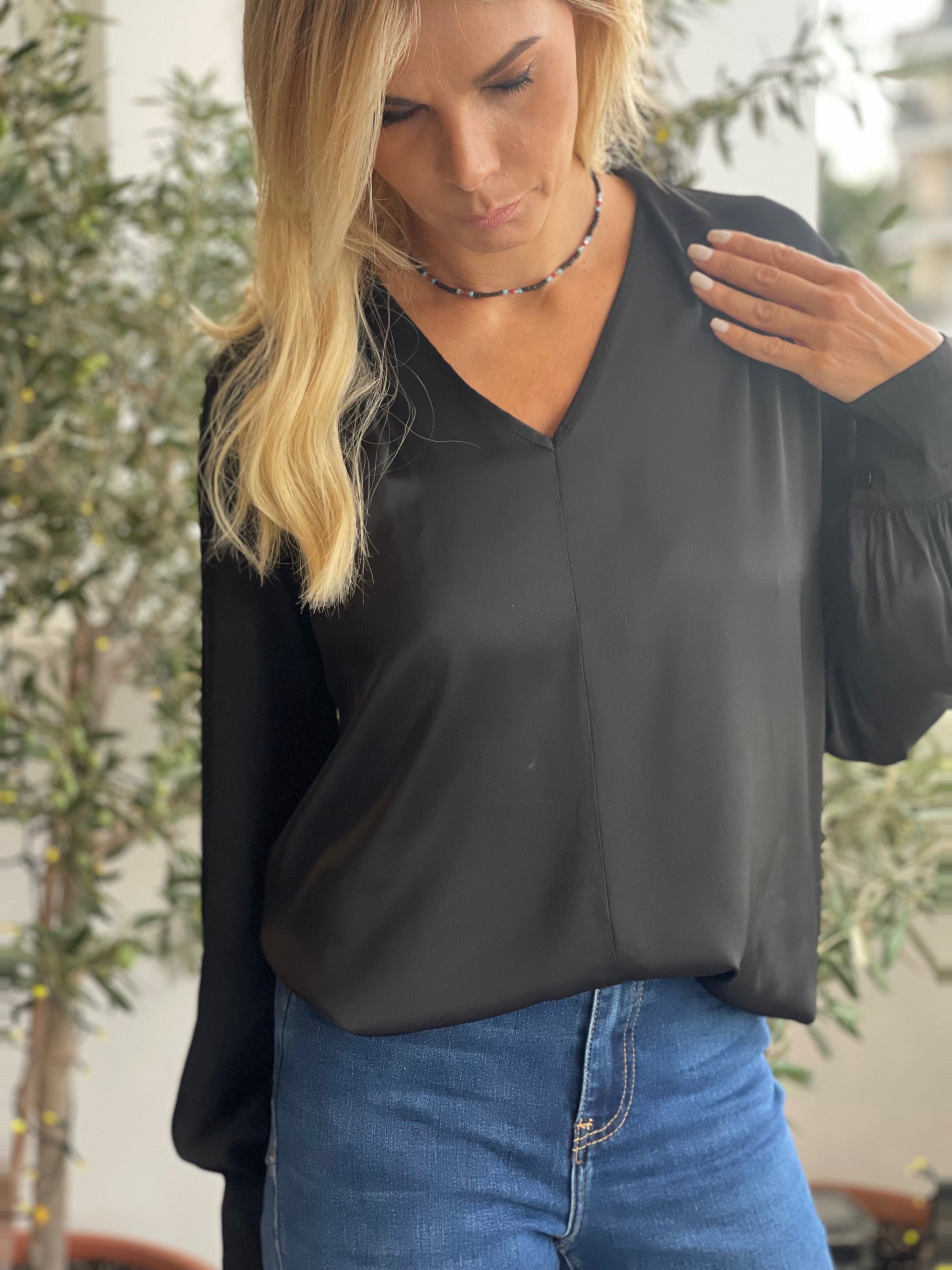 Σατέν V μπλούζα