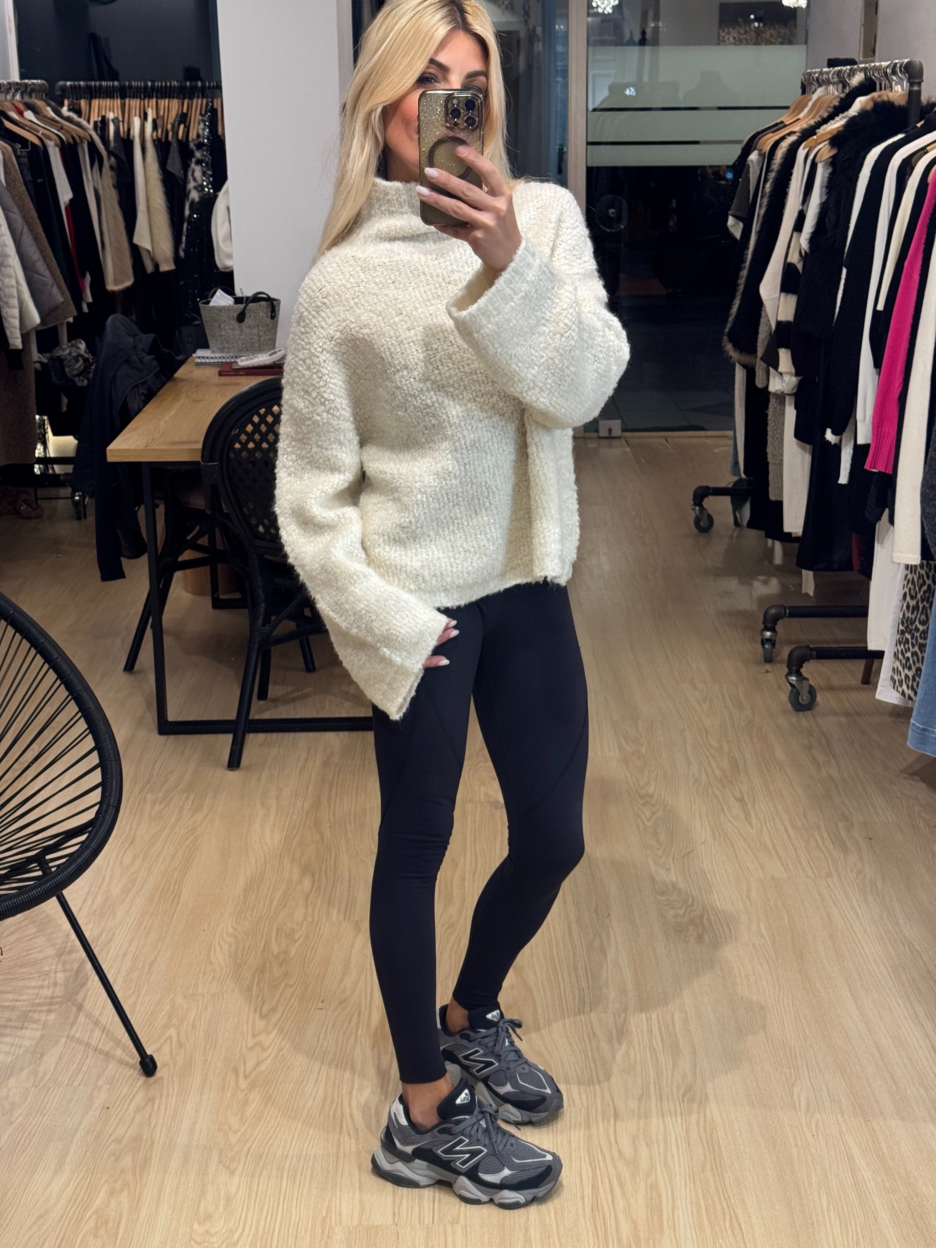 KNIT BLOUSE WITH BIG COLLAR