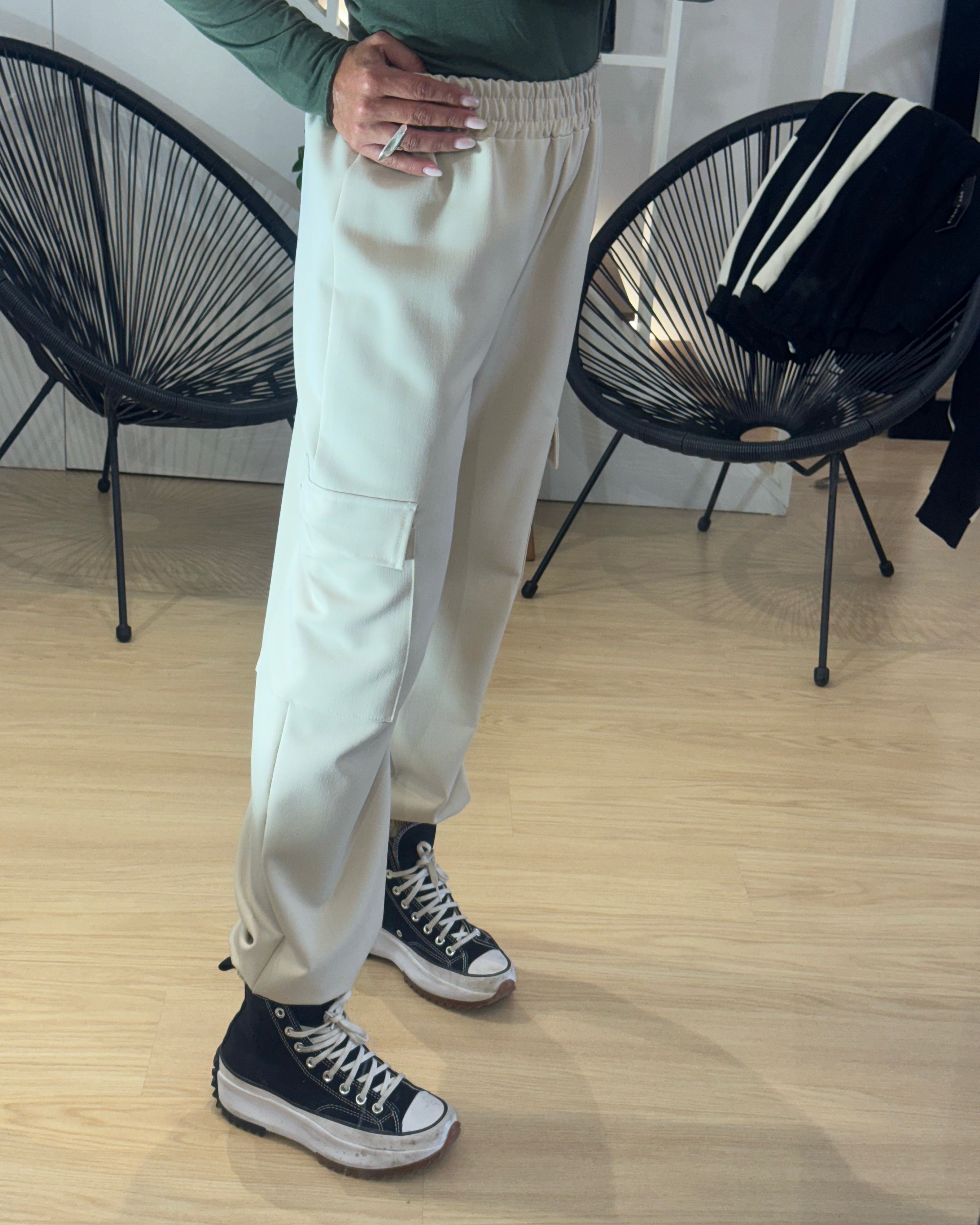 Wide pants with pockets