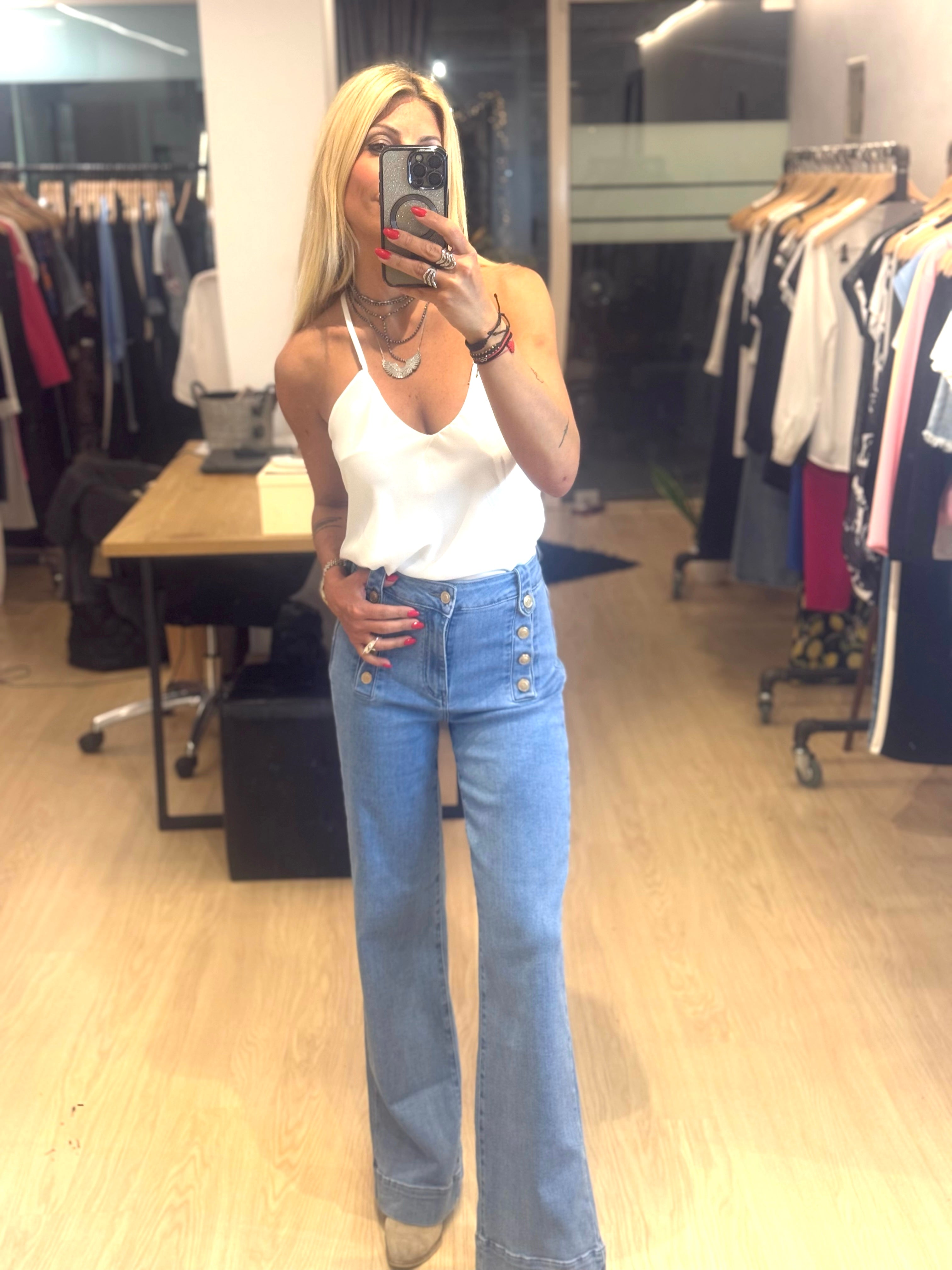 wide-leg jeans with buttons