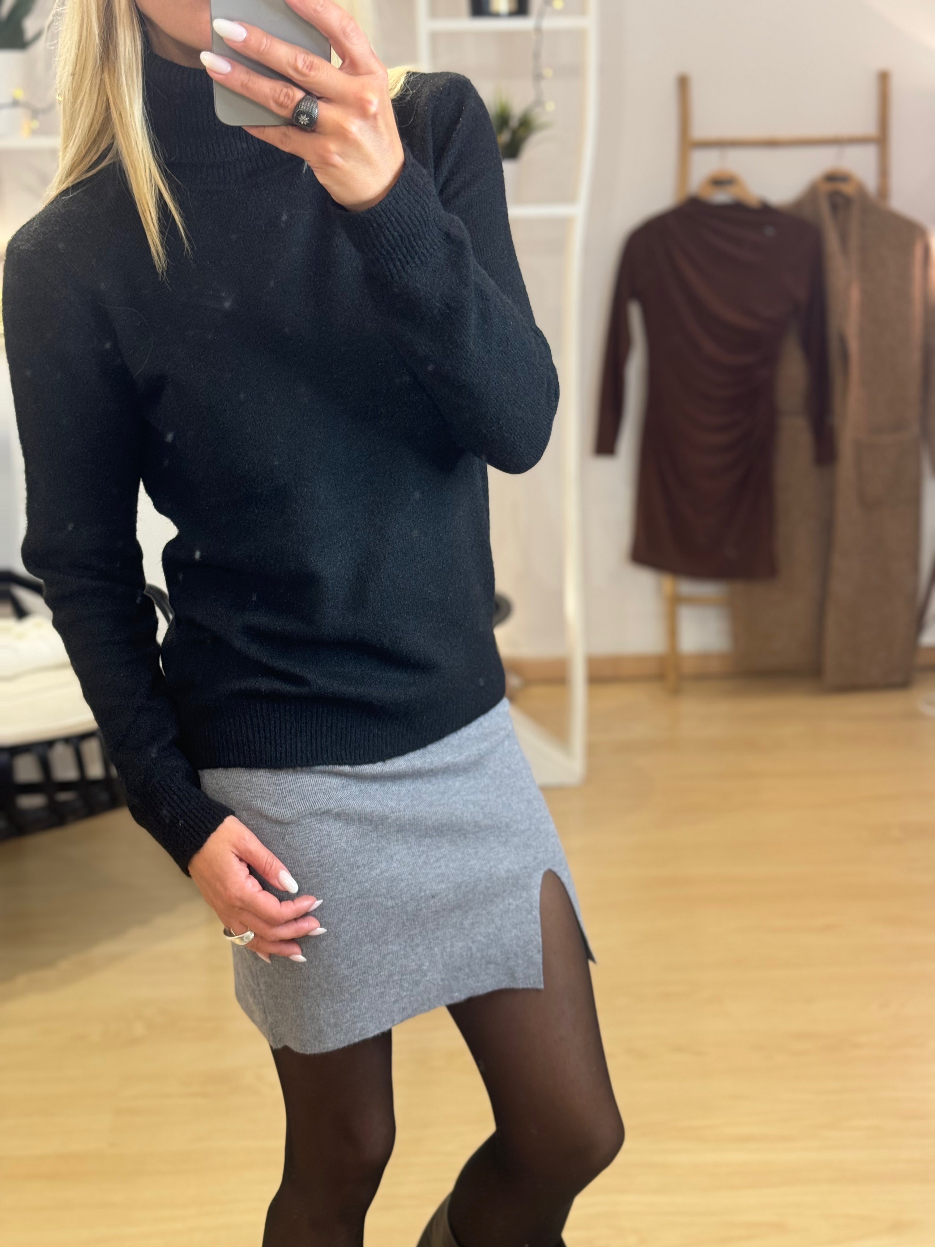 Knit Skirt with elastic waist