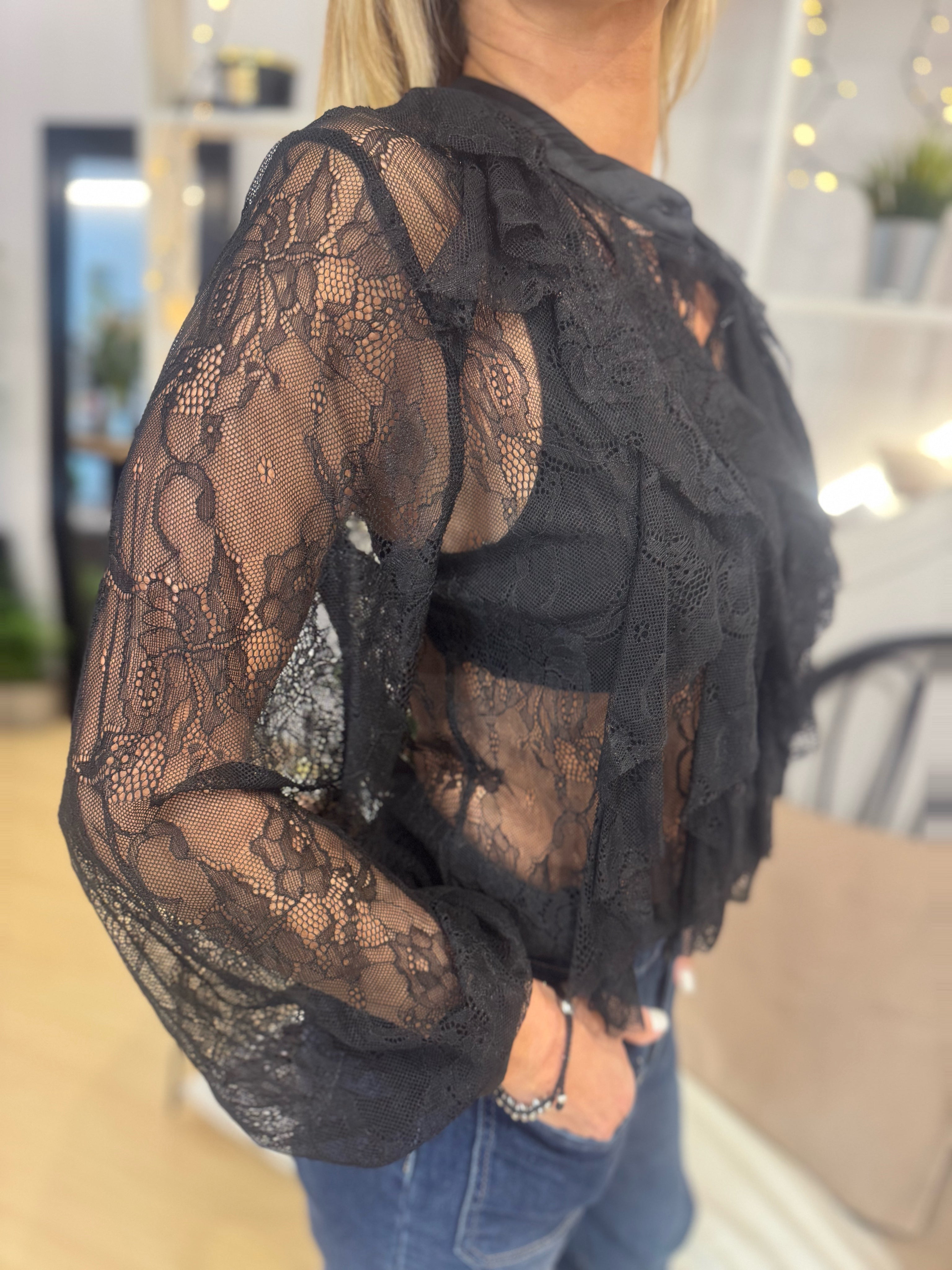SHIRT WITH LACE