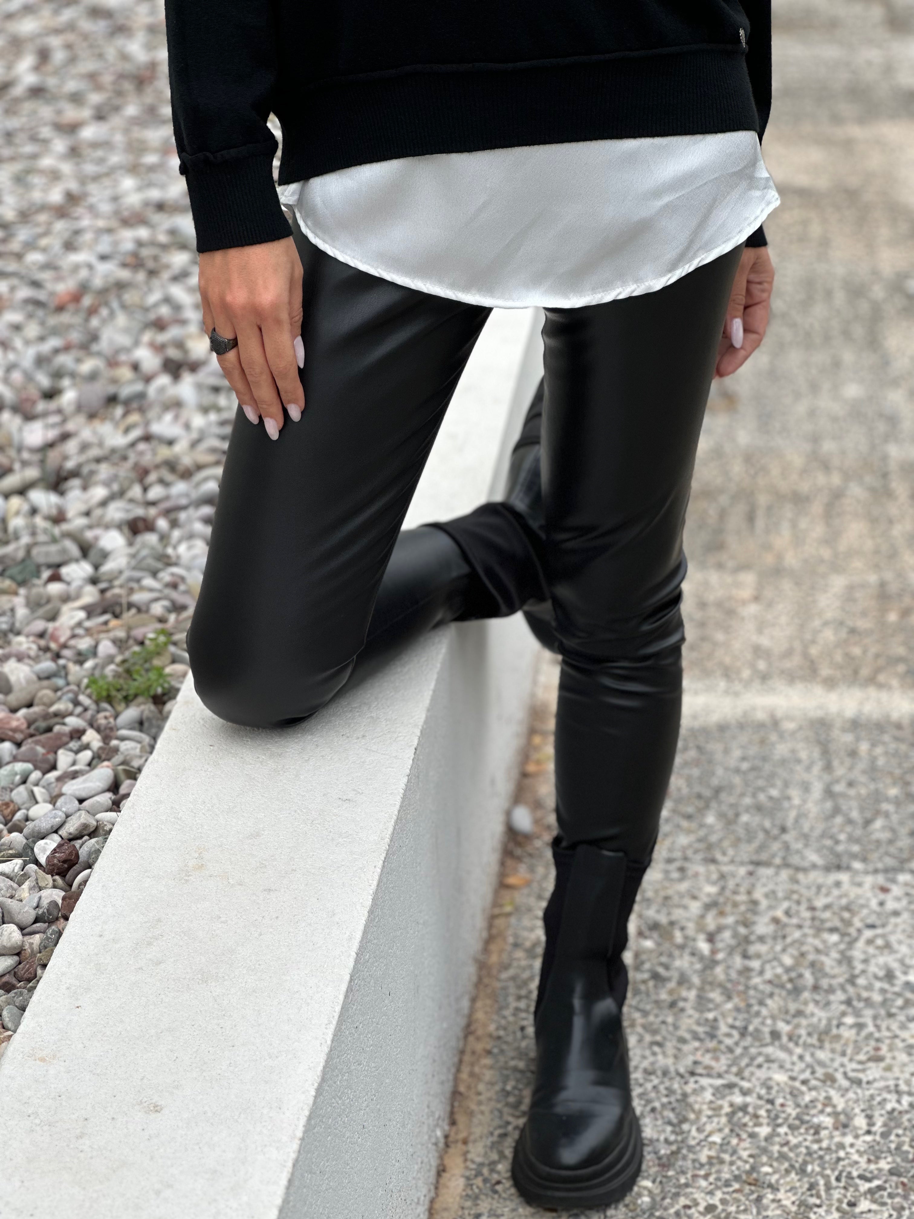 Leggings  with a leather look