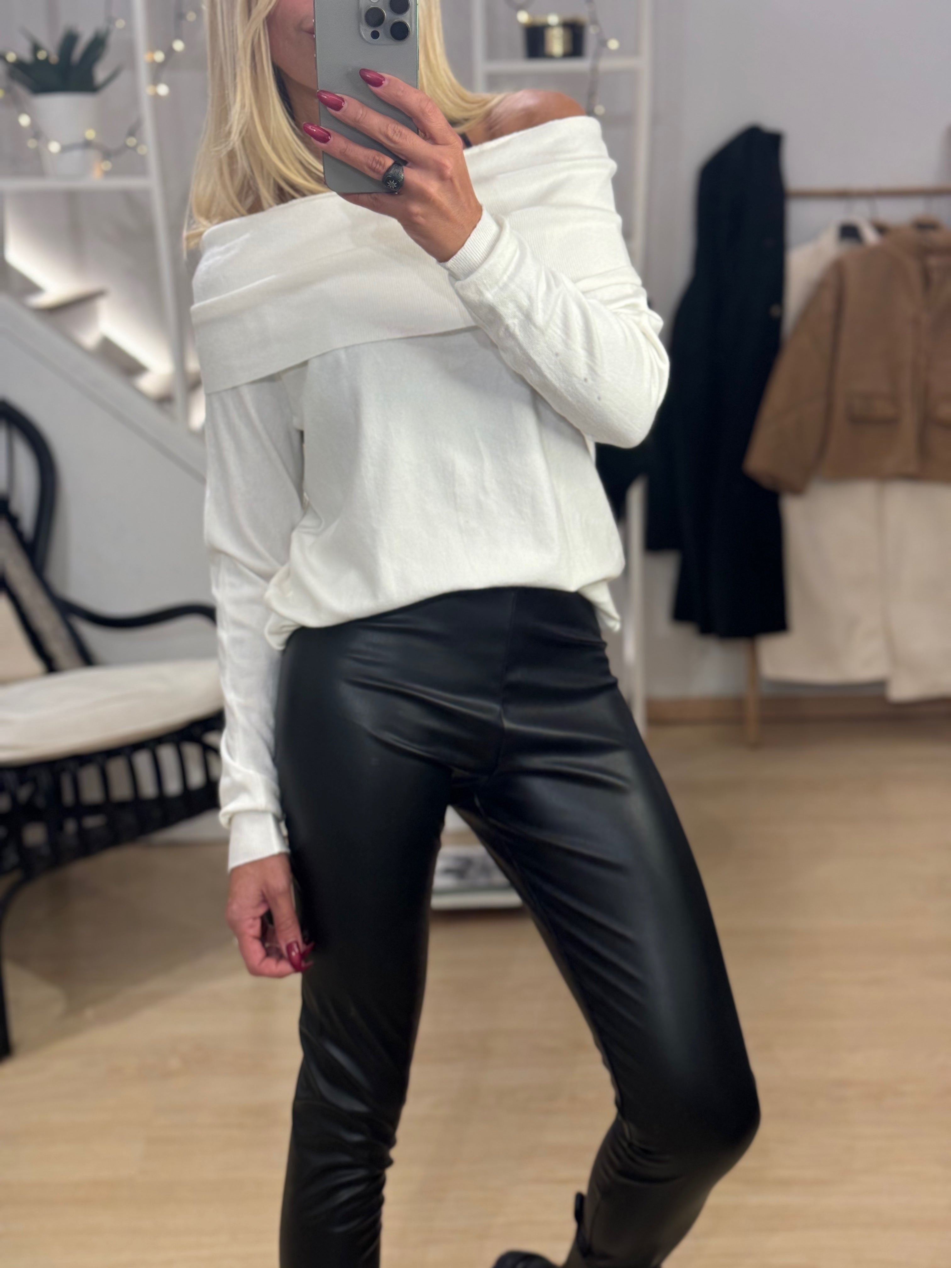 Leggings  with a leather look