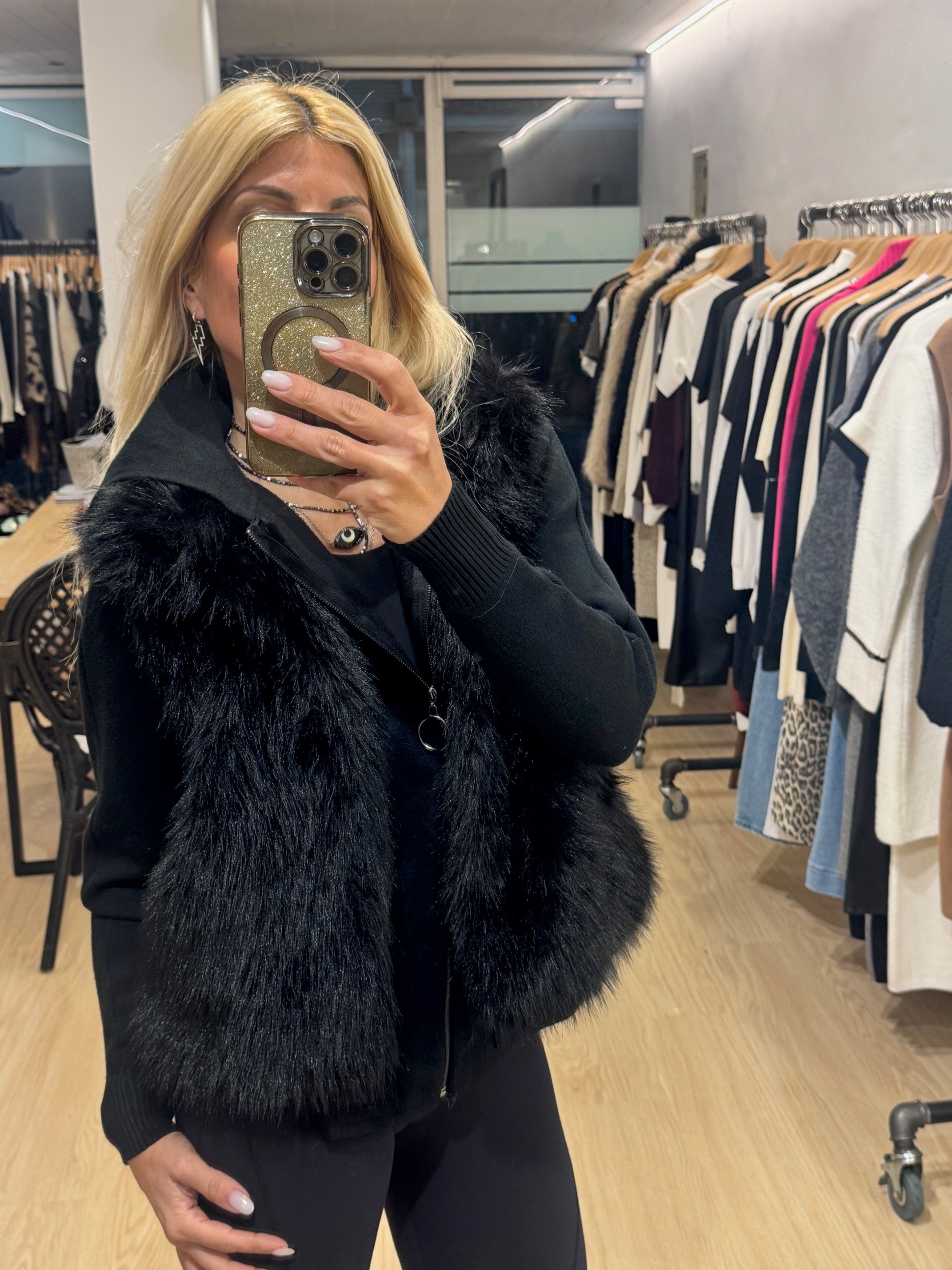 μαλακό μπουφάν με φερμουάρ και κουκούλα