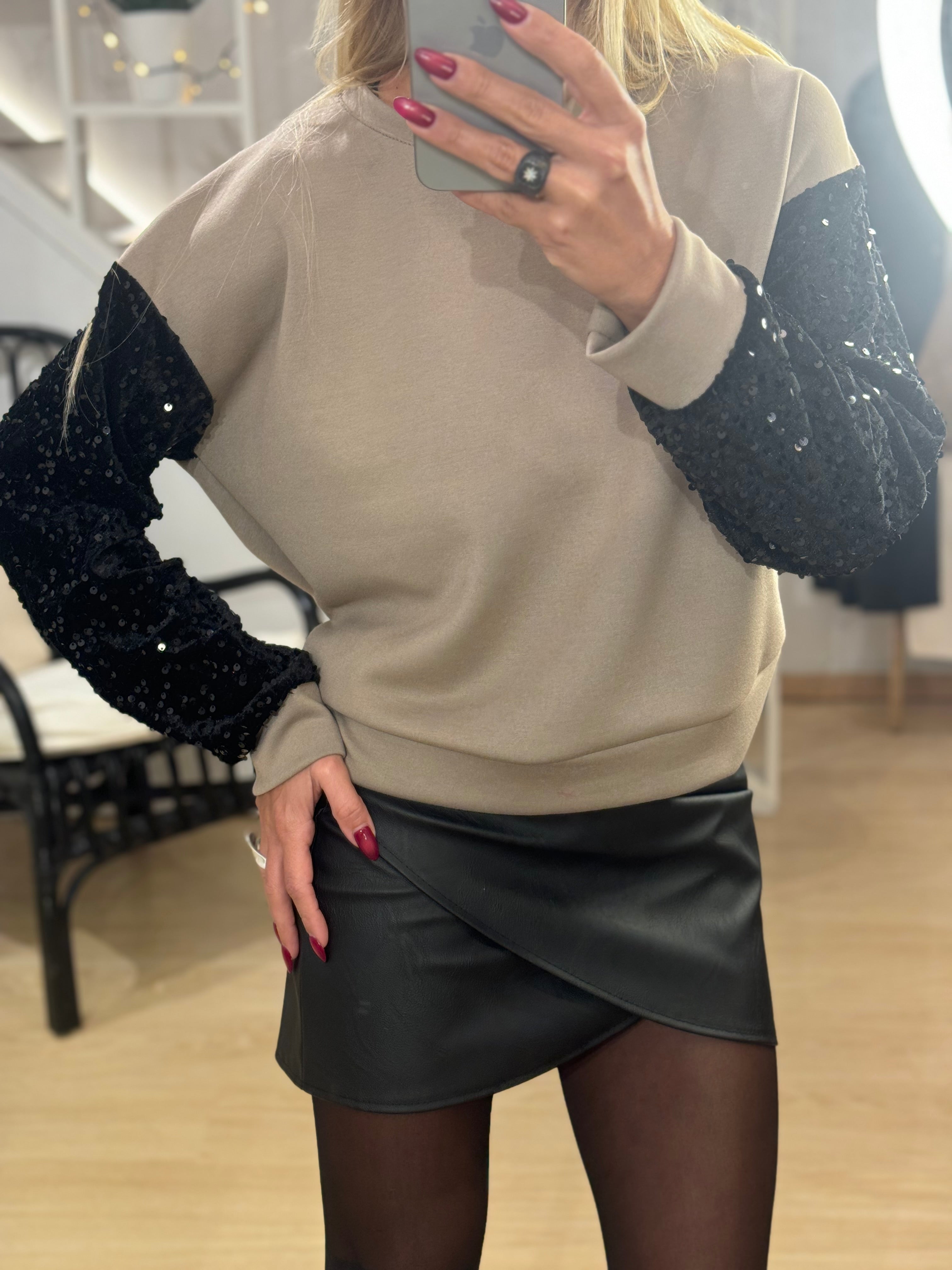 SWEATSHIRT WITH SEQUINS