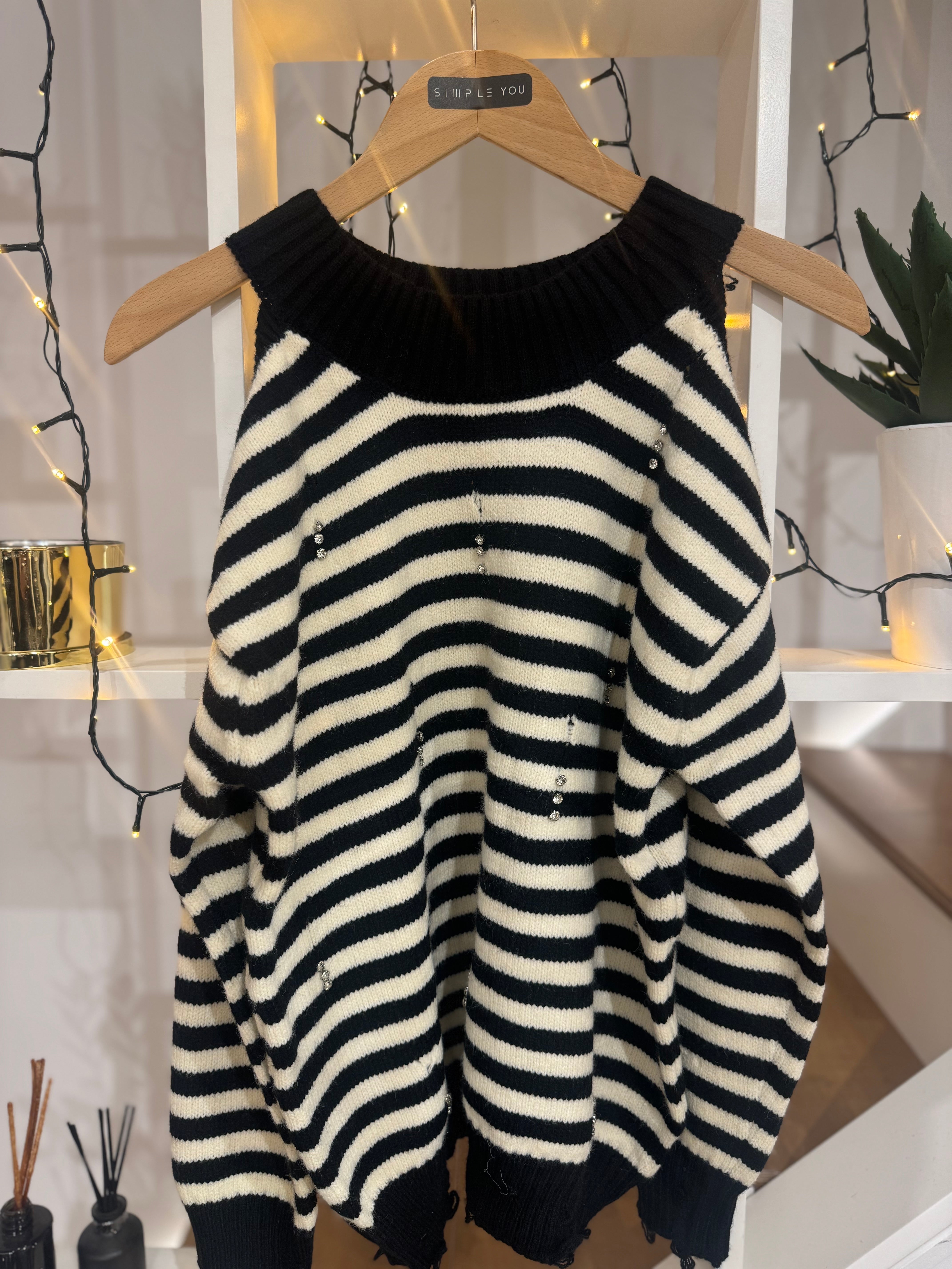 KNIT WITH STRIPES AND RIPS